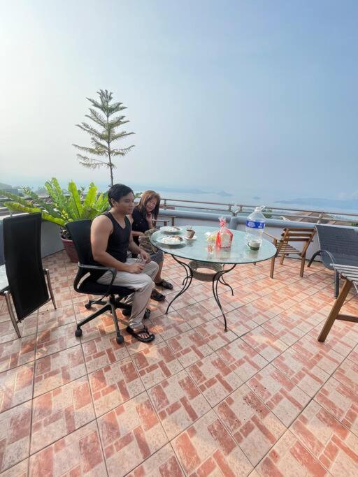 Lovely House in Tagaytay w Pool and Taal Lake View