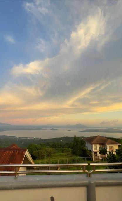 Overlooking House in Tagaytay with Swimming Pool