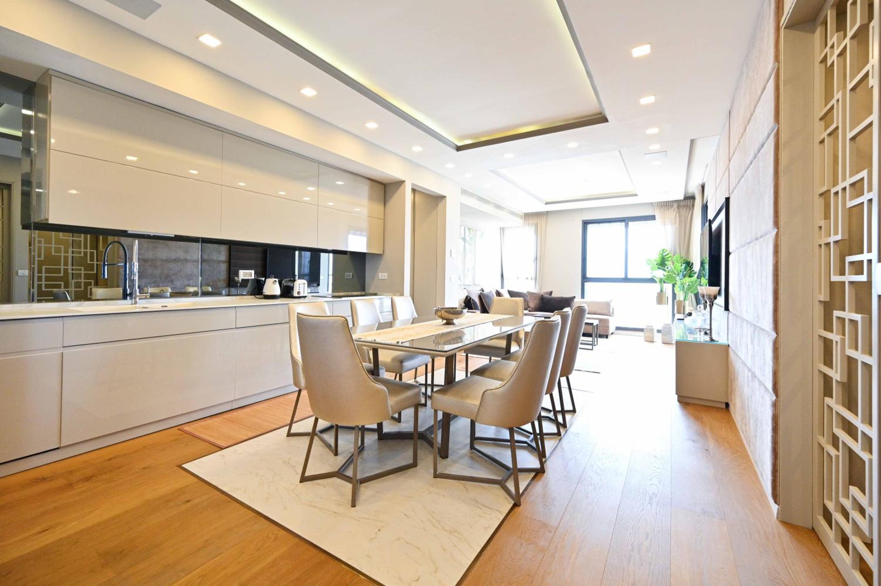 Luxurious 4BR Shenkin area with MAMAD by HolyGuest view 2