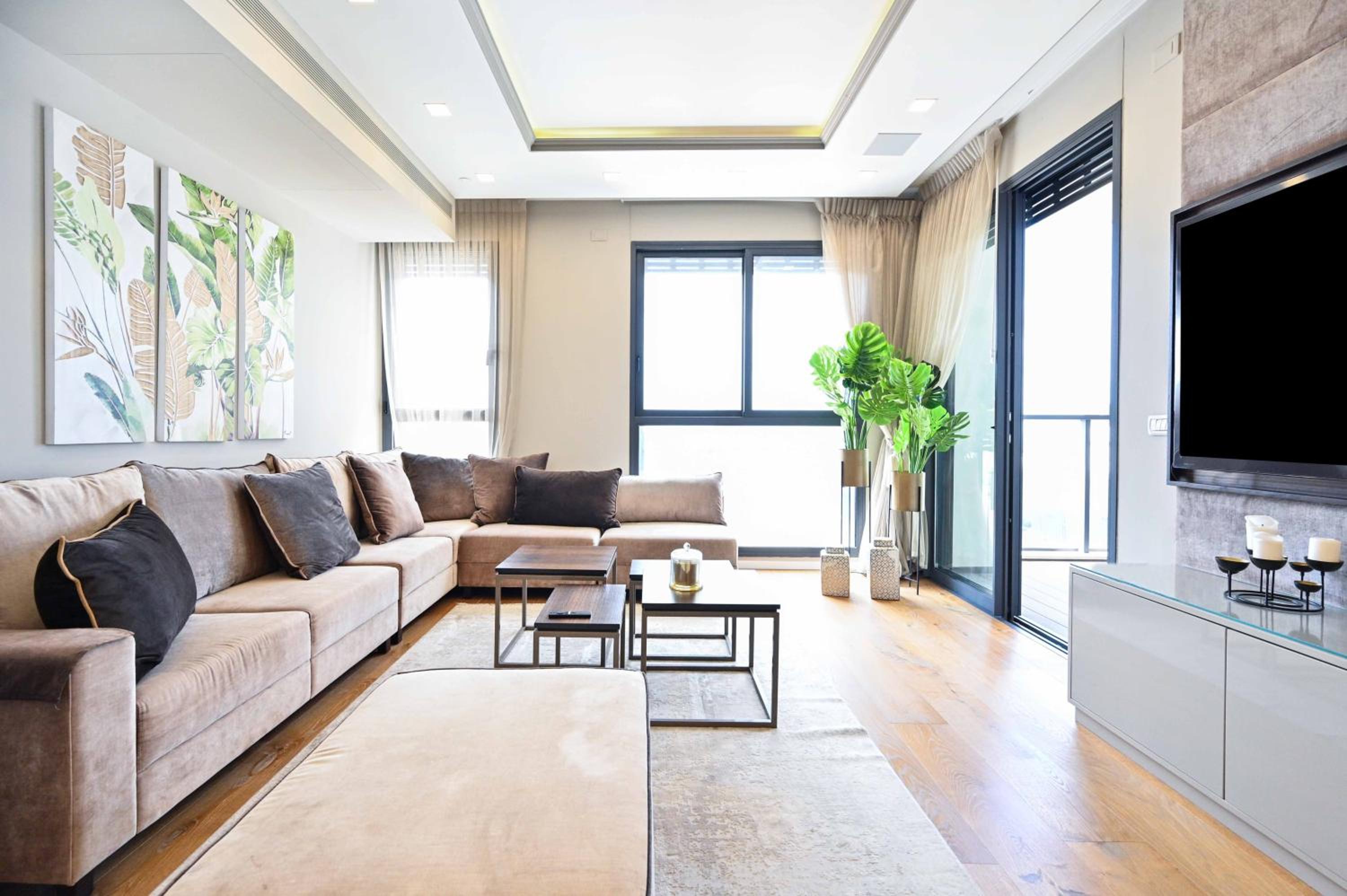 Luxurious 4BR Shenkin area with MAMAD by HolyGuest view 4