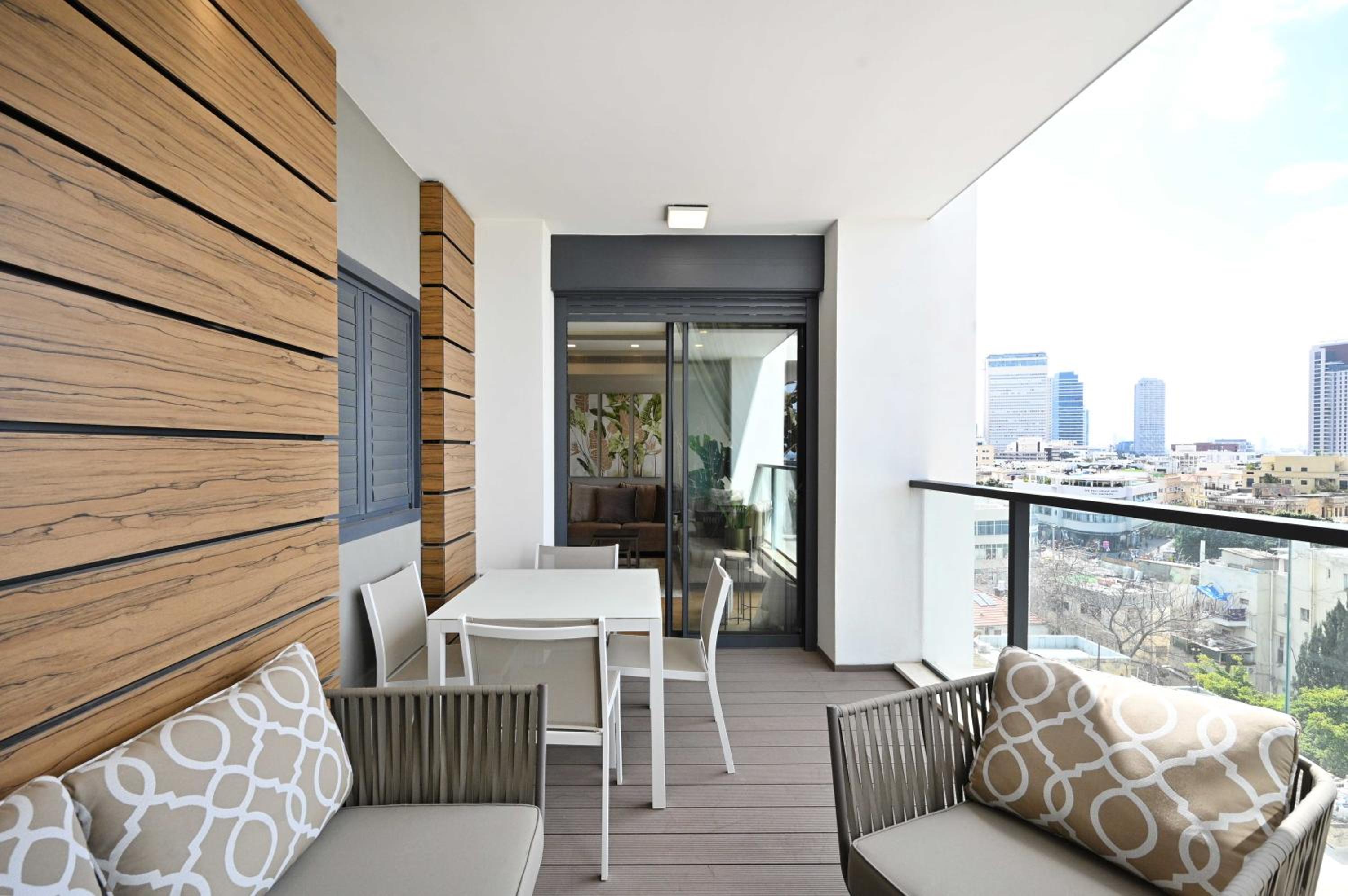 Luxurious 4BR Shenkin area with MAMAD by HolyGuest view 5