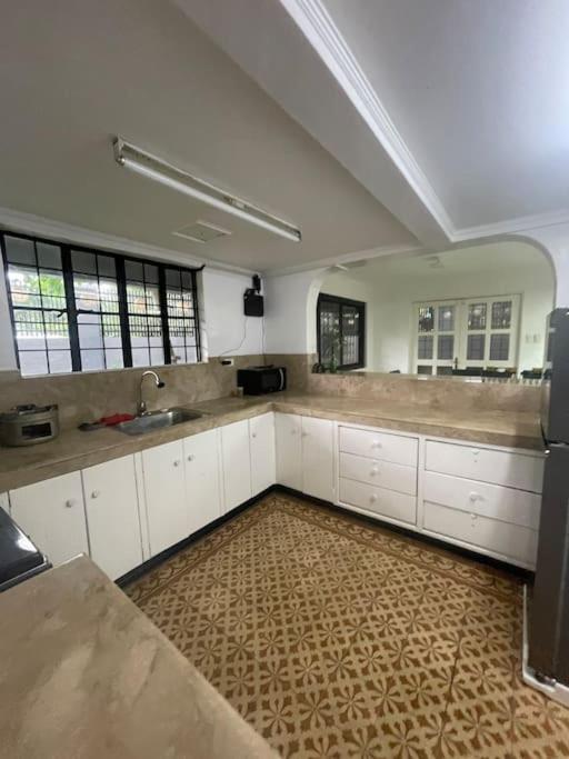 Spacious House in Tagaytay near Skyranch (6pax) view 4