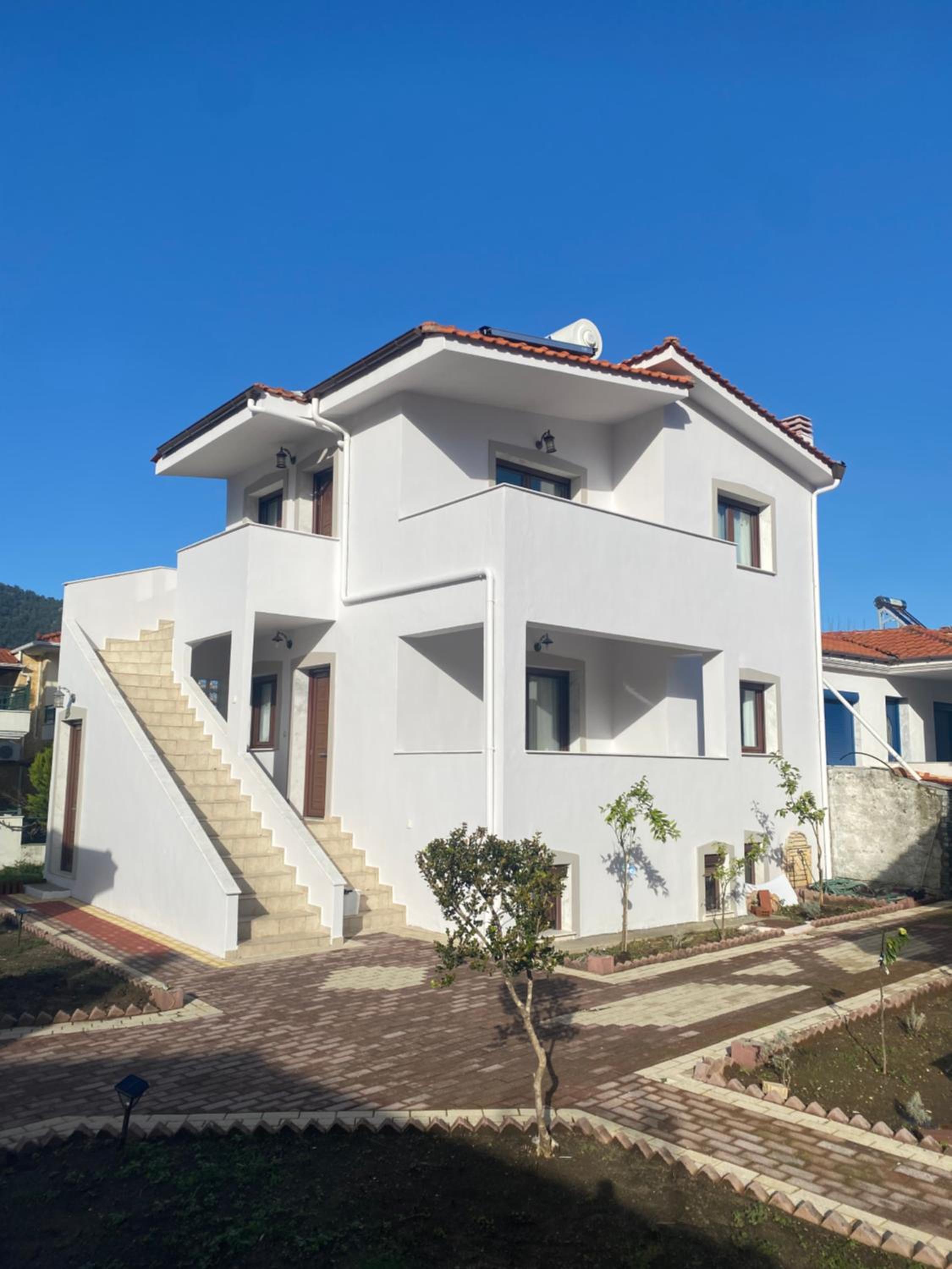 PELAGO BUNGALOWS