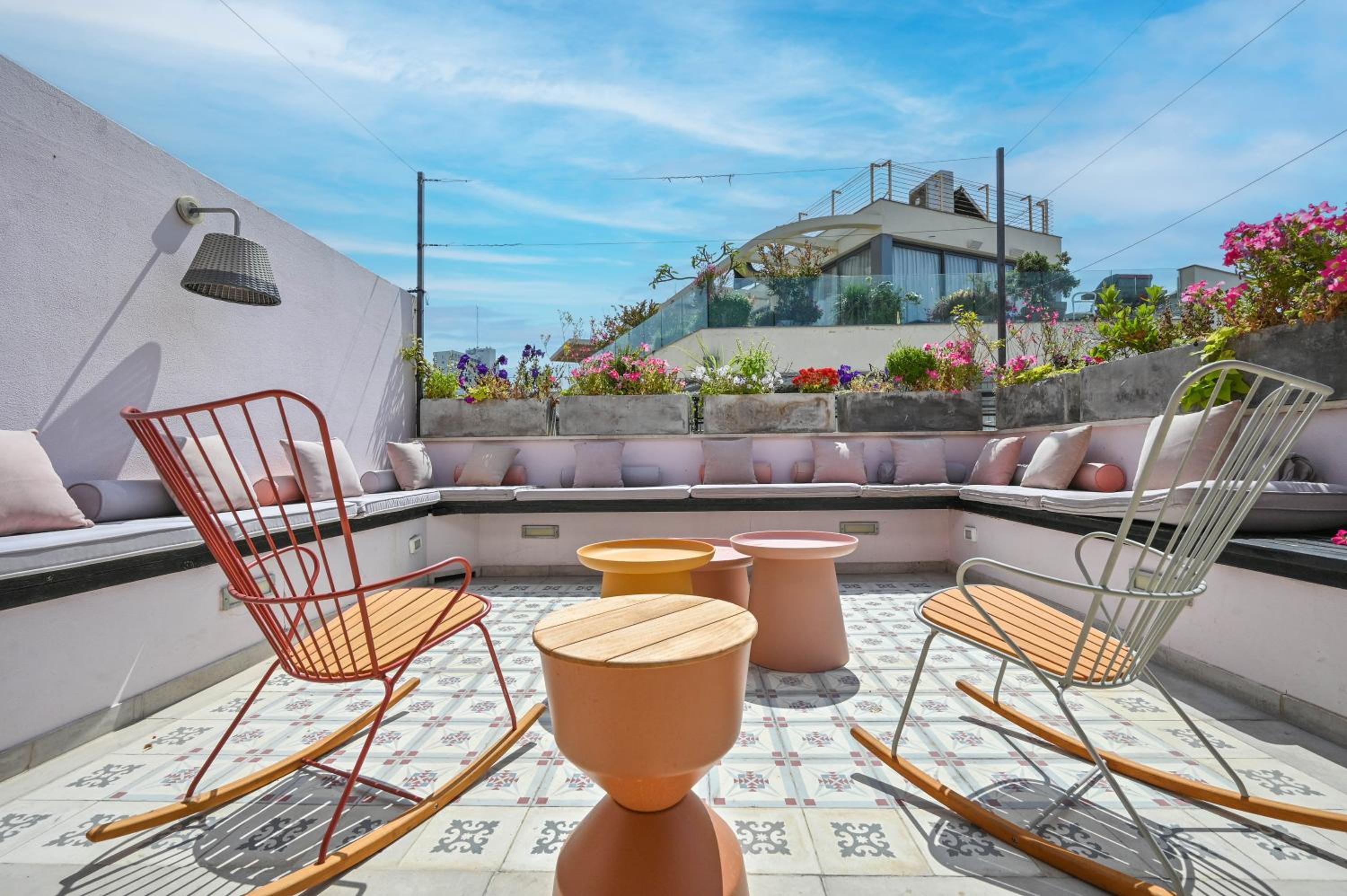Spanish Patio 3BR penthouse by HolyGuest view 5