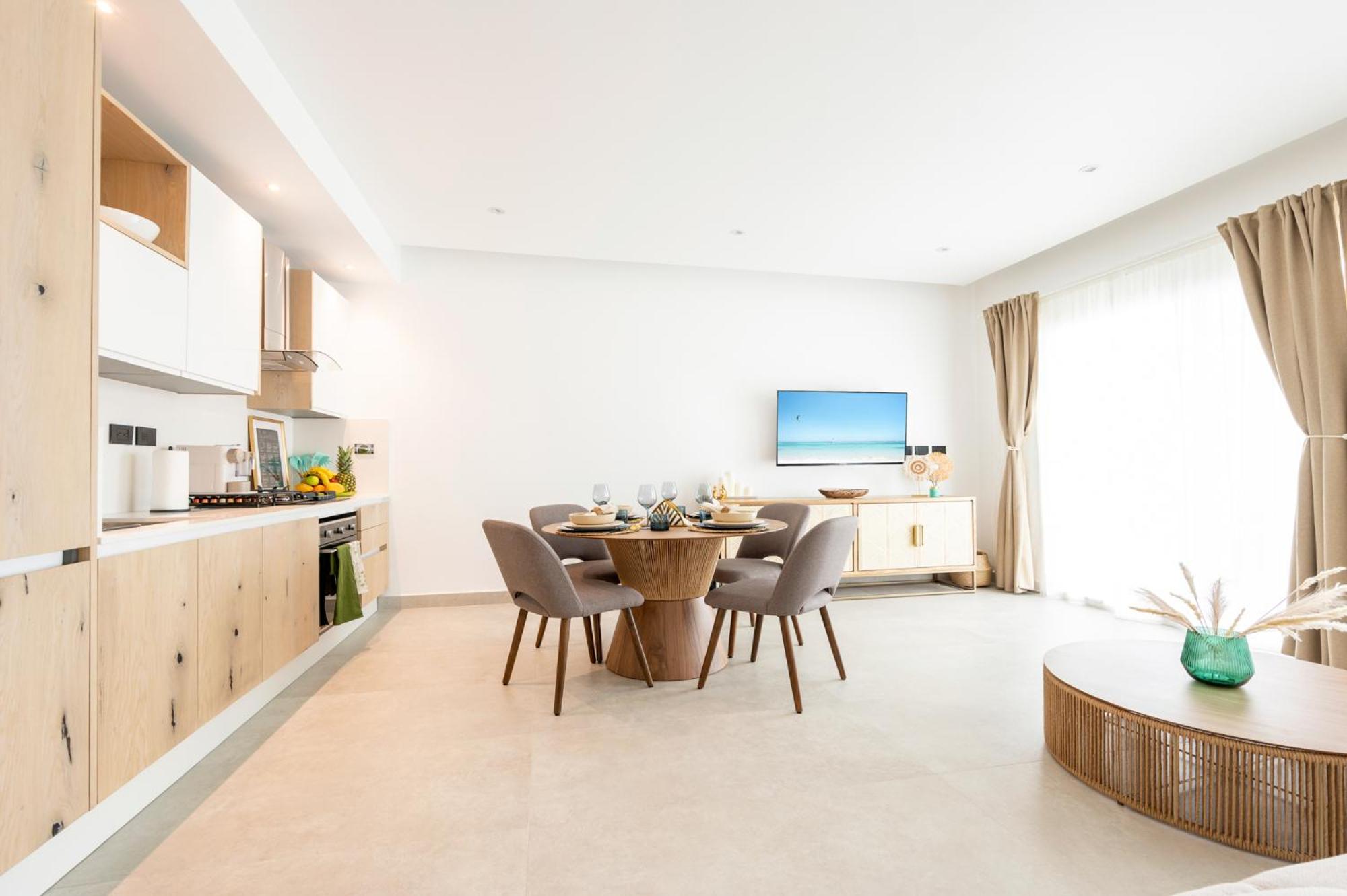 Aqua Esmeralda Luxury Beach Front Apartment