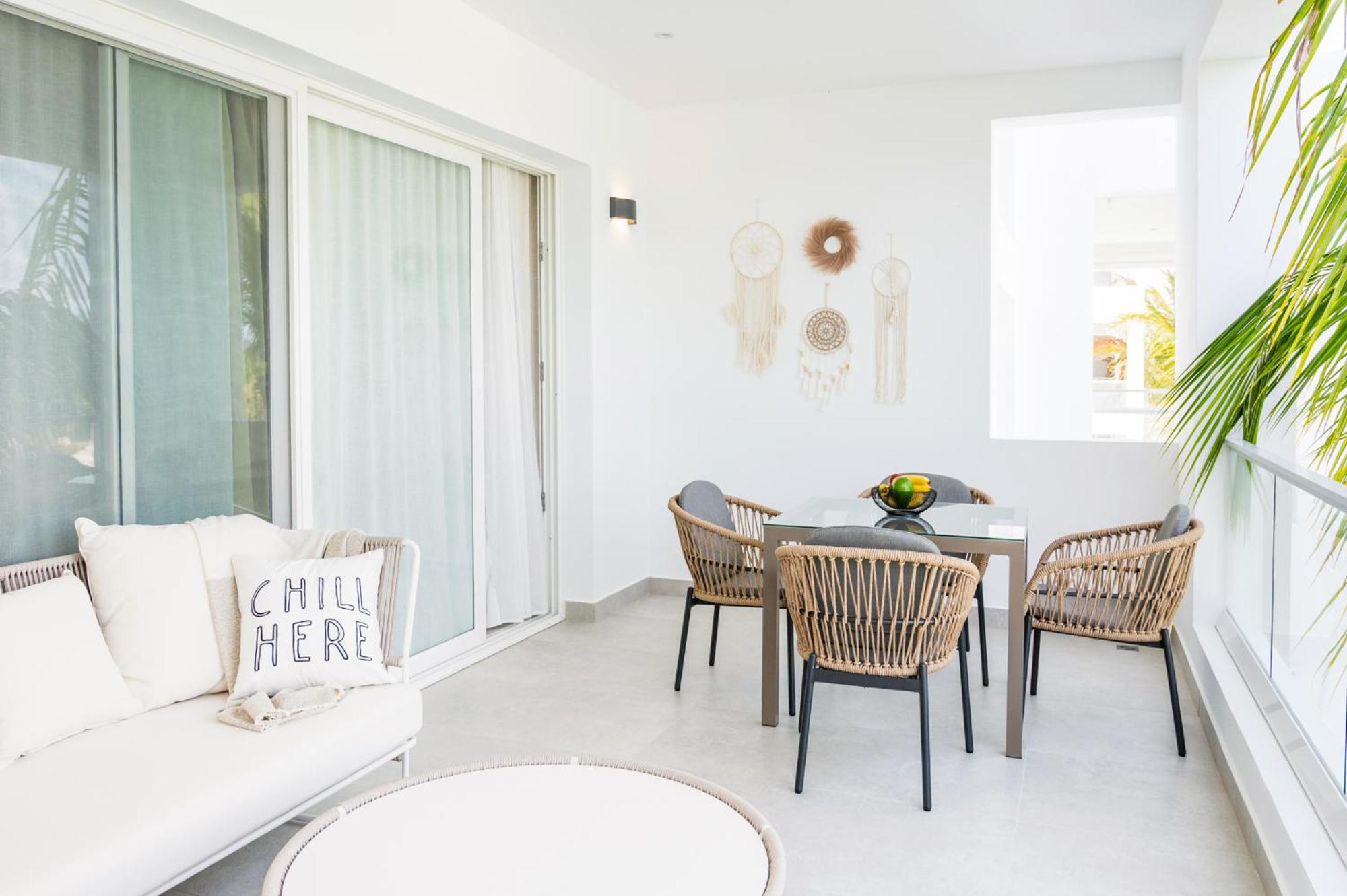 Aqua Esmeralda Luxury Beach Front Apartment