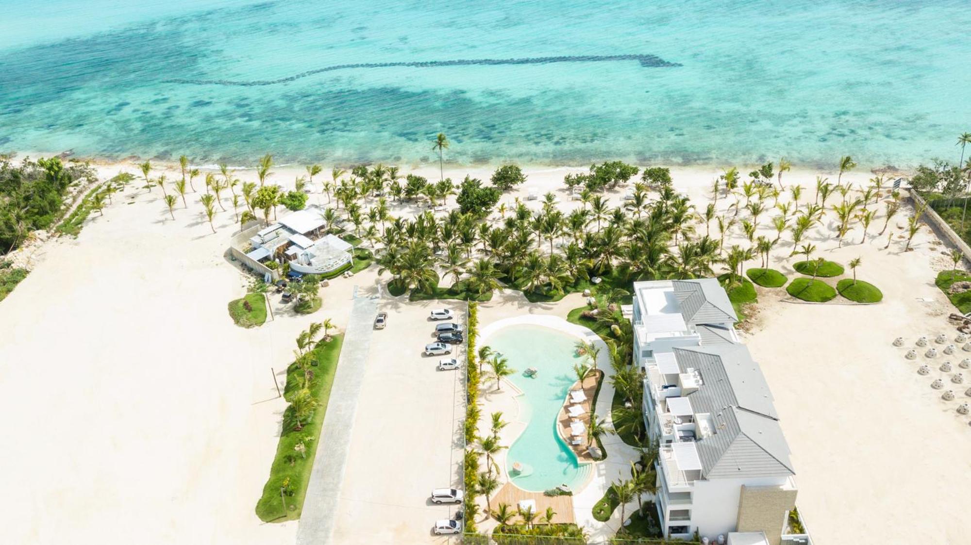 Aqua Esmeralda Luxury Beach Front Apartment