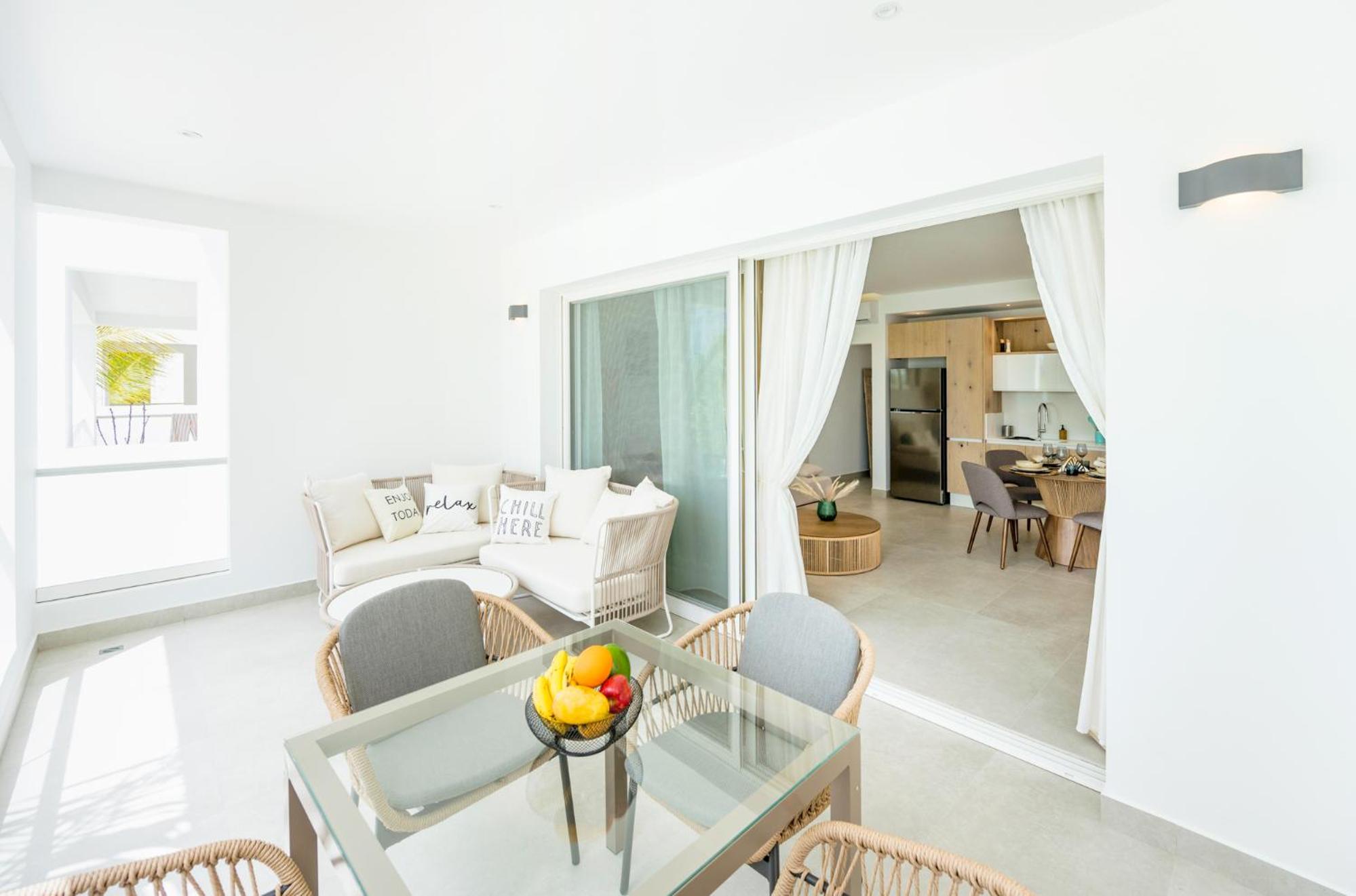Aqua Esmeralda Luxury Beach Front Apartment