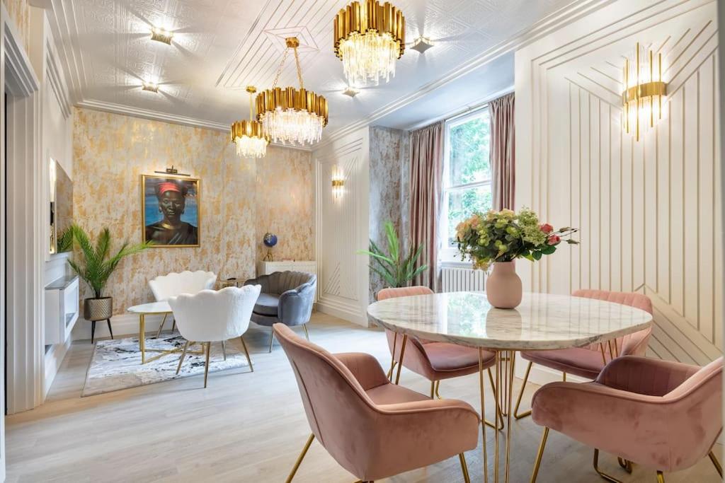 1LSR - High-End Luxury 2 Bed Designer Apartment