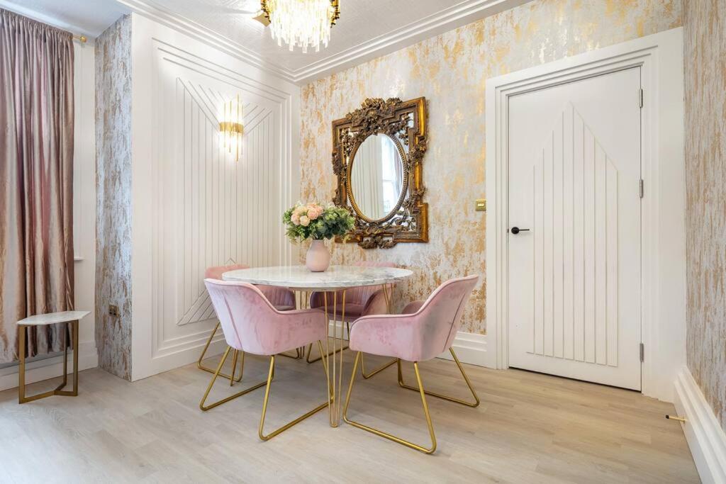 1LSR - High-End Luxury 2 Bed Designer Apartment