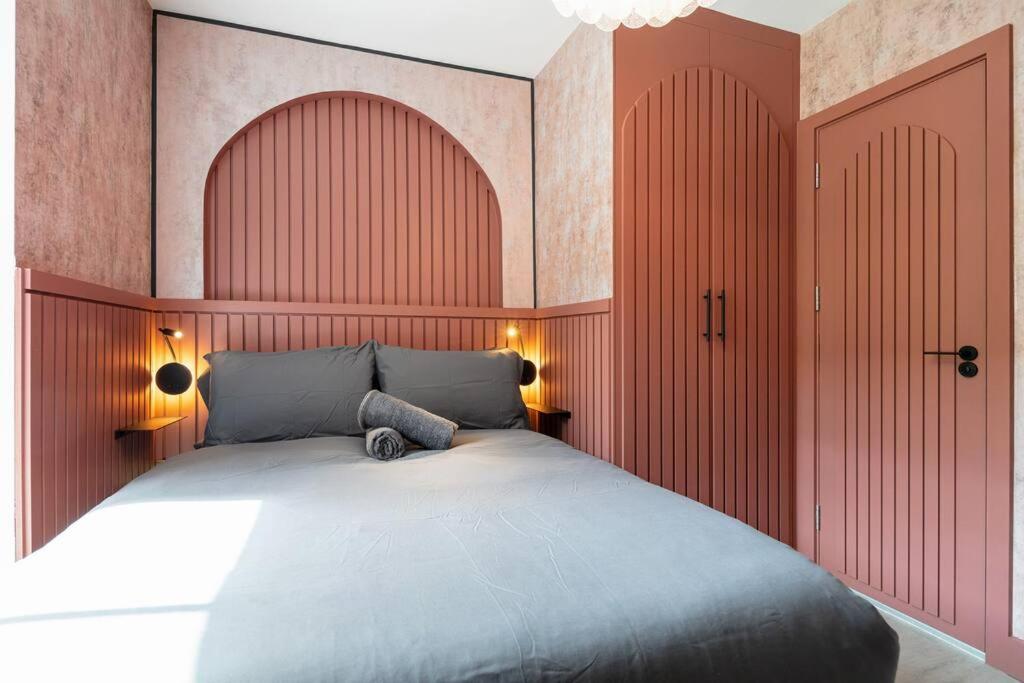 1LSR - High-End Luxury 2 Bed Designer Apartment