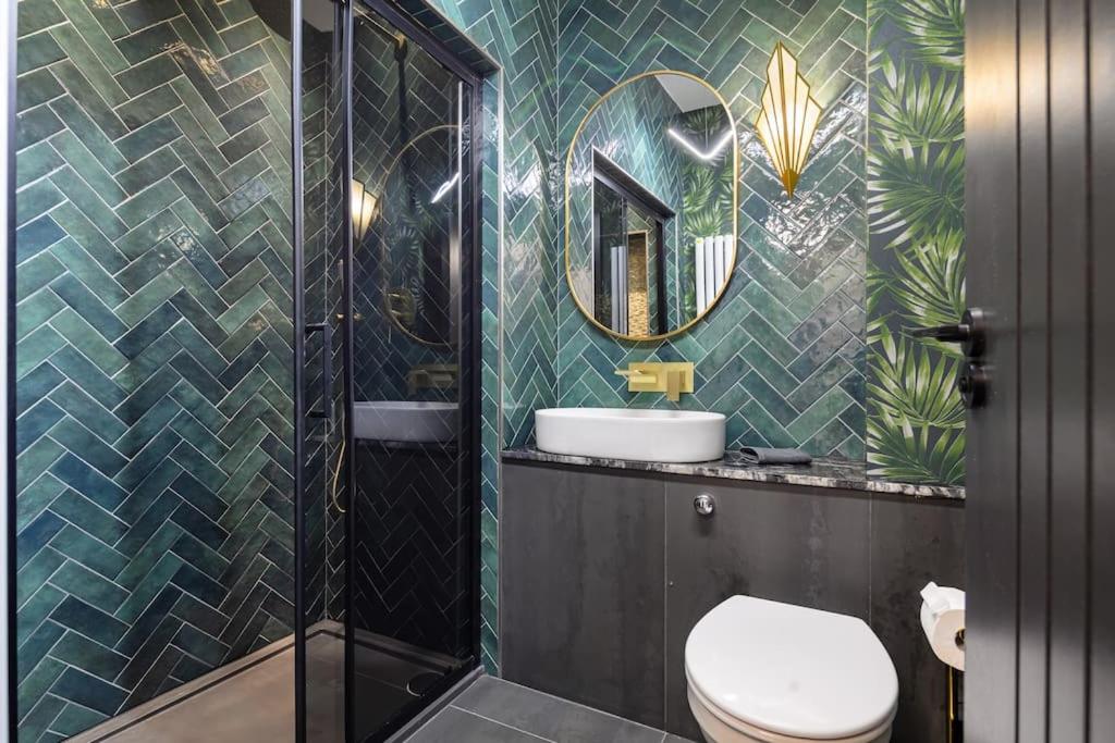1LSR - High-End Luxury 2 Bed Designer Apartment