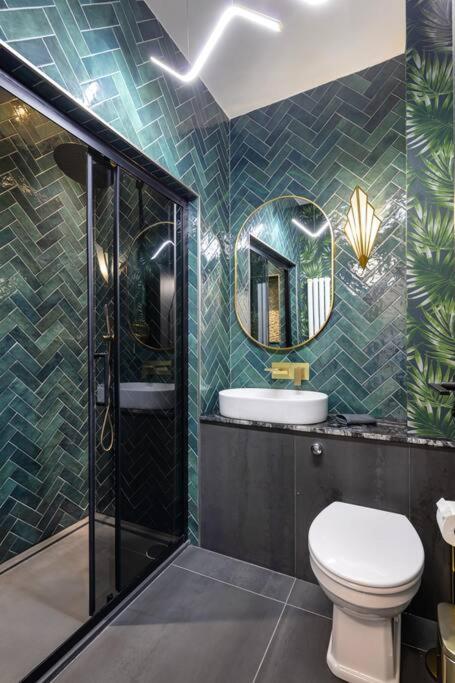 1LSR - High-End Luxury 2 Bed Designer Apartment