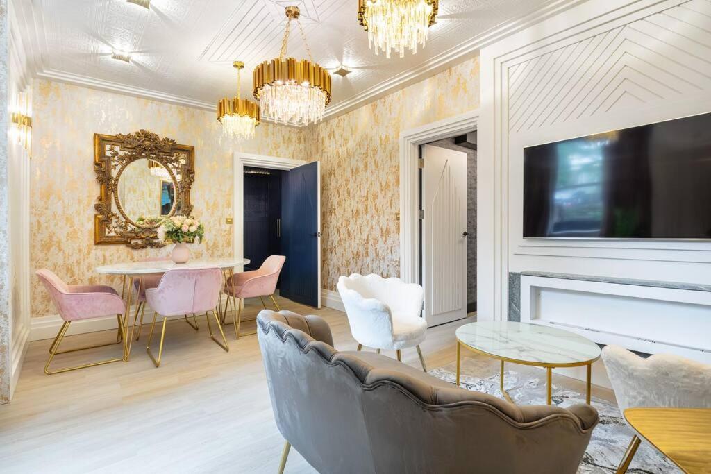 1LSR - High-End Luxury 2 Bed Designer Apartment