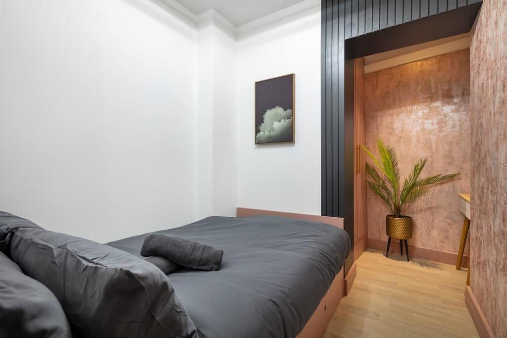 1LSR - High-End Luxury 2 Bed Designer Apartment