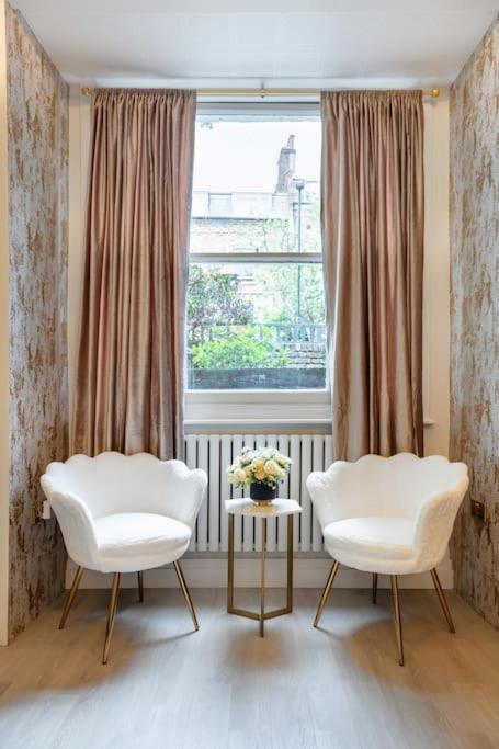 1LSR - High-End Luxury 2 Bed Designer Apartment
