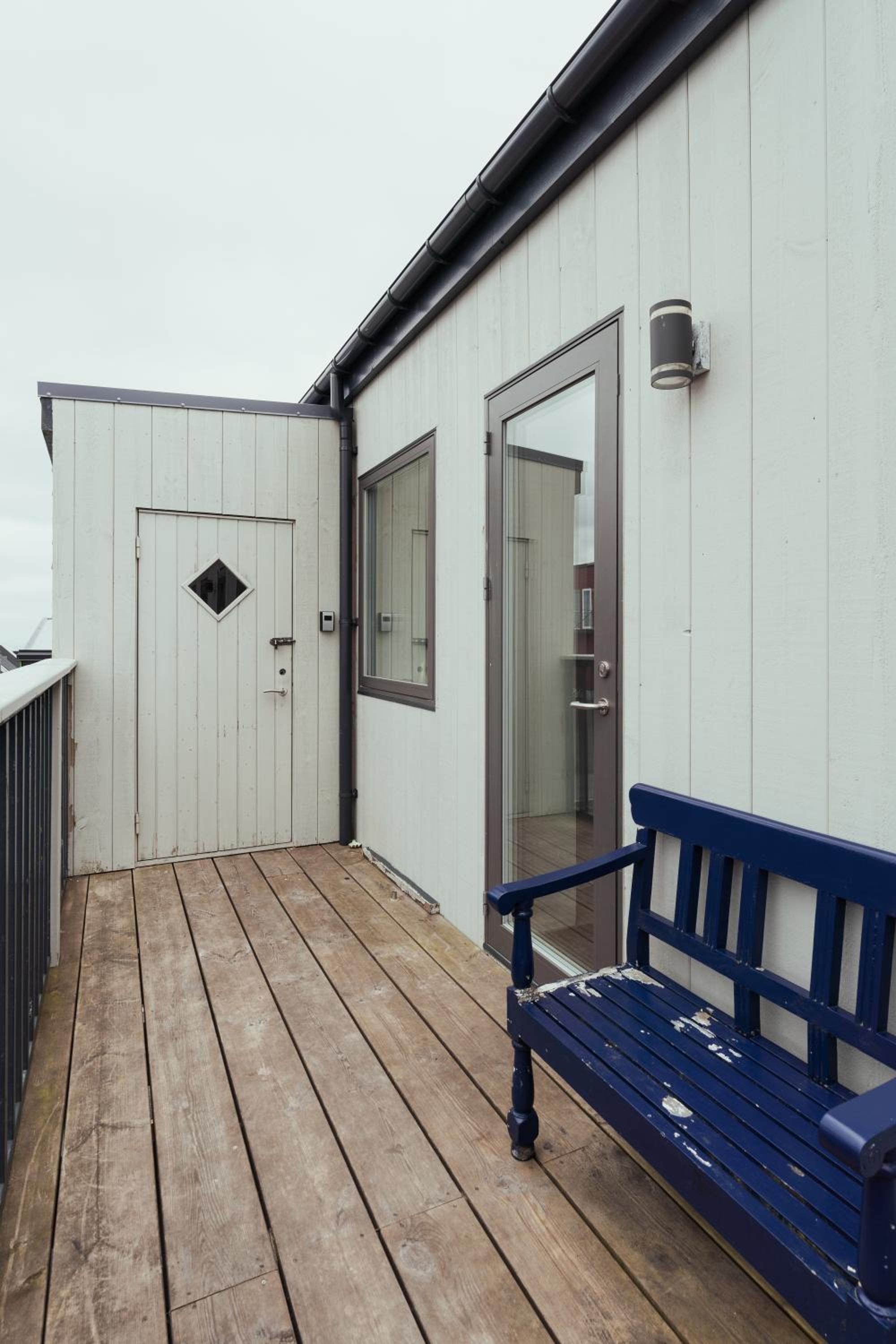 Delightful 2 Bedroom Apt - Balcony - Parking