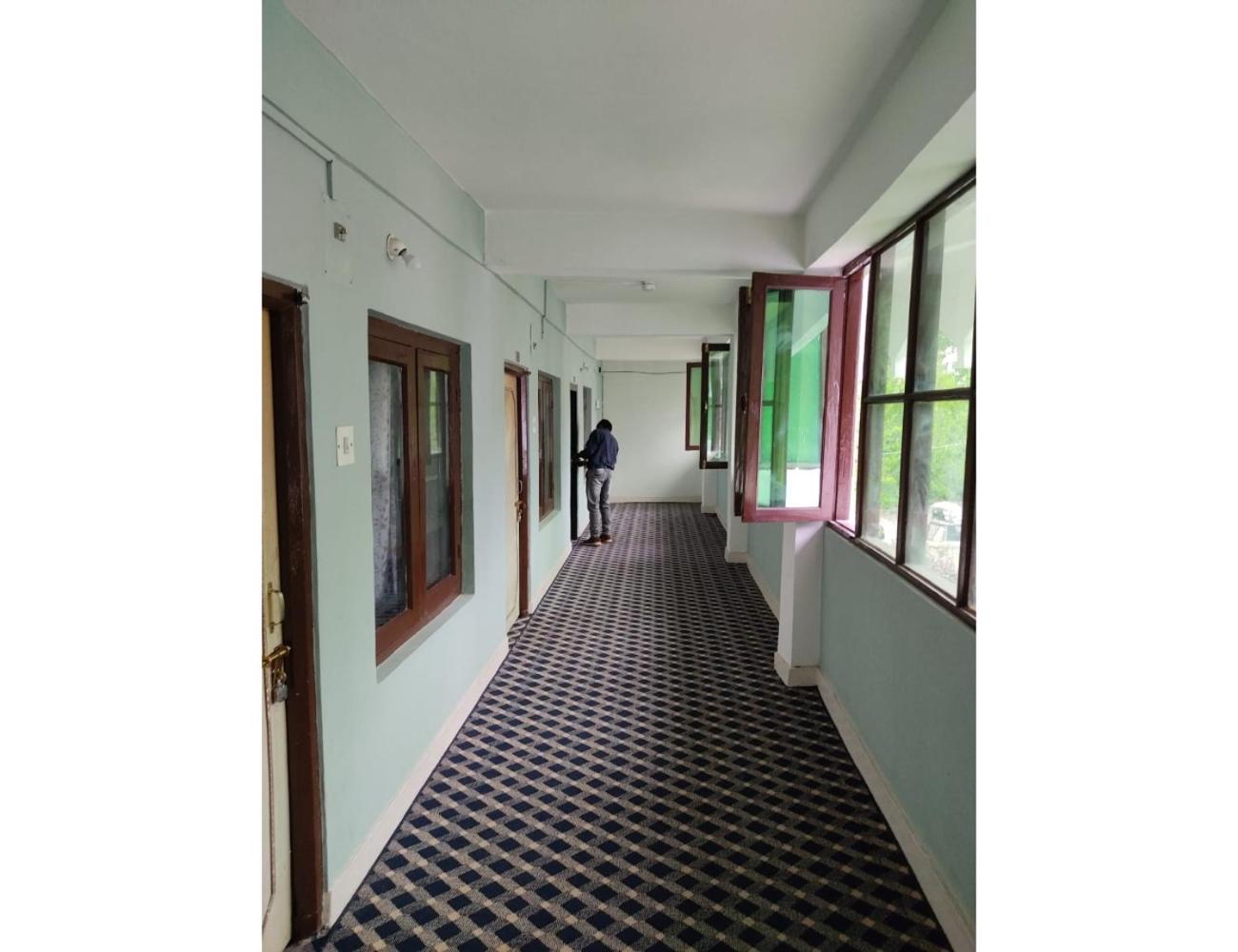 Hotel Ritz, Srinagar view 3