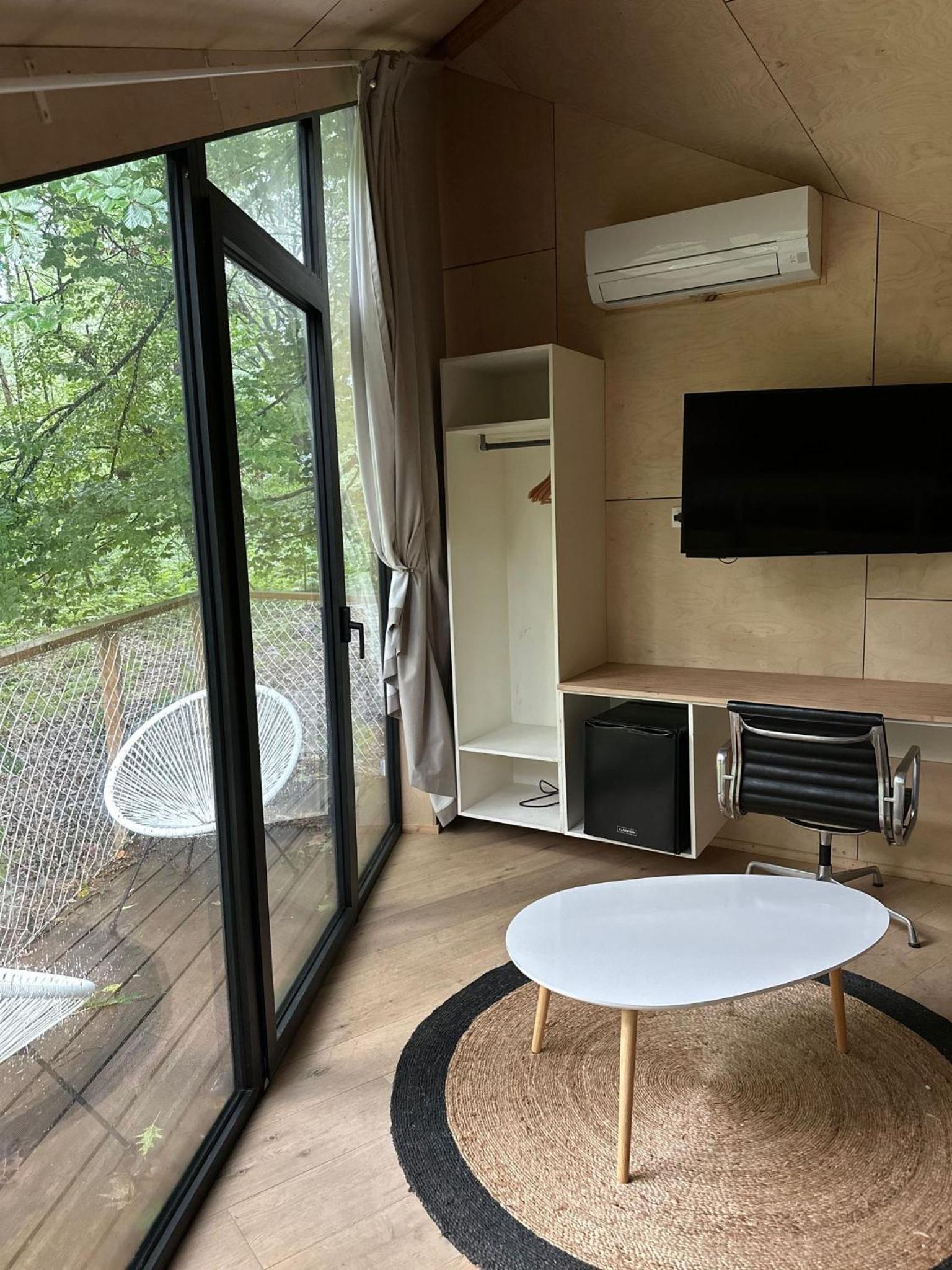 Utopia Village - Art & Nature Lodges