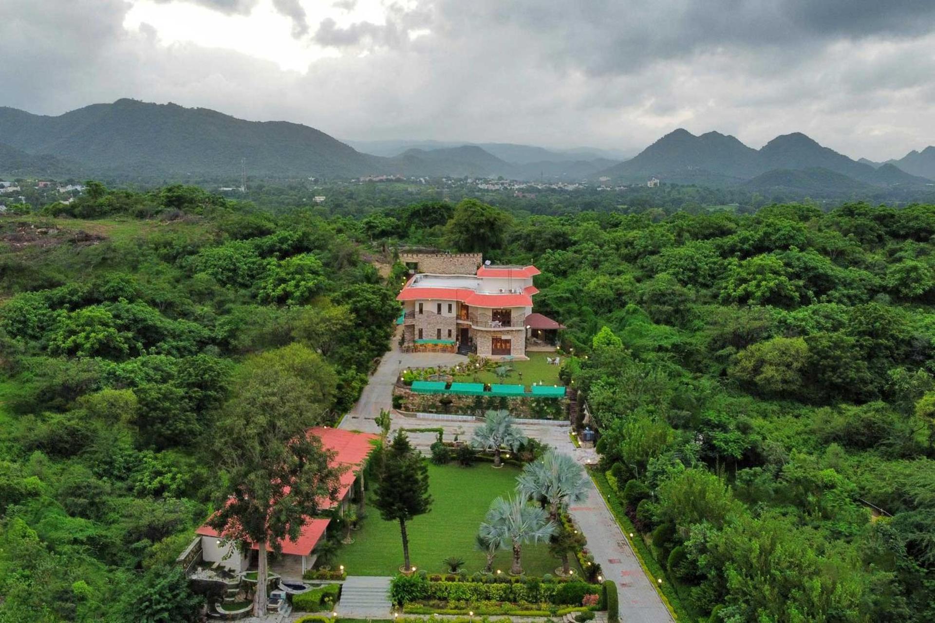 StayVista's Prakriti Farms with Outdoor Pool, Complimentary Breakfast view 2