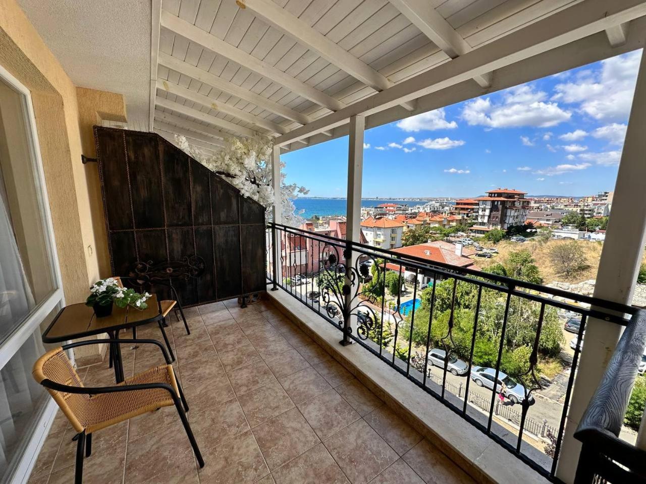 SEA-VIEW APARTMENT in VILLA SARDINIA SVETI VLAS