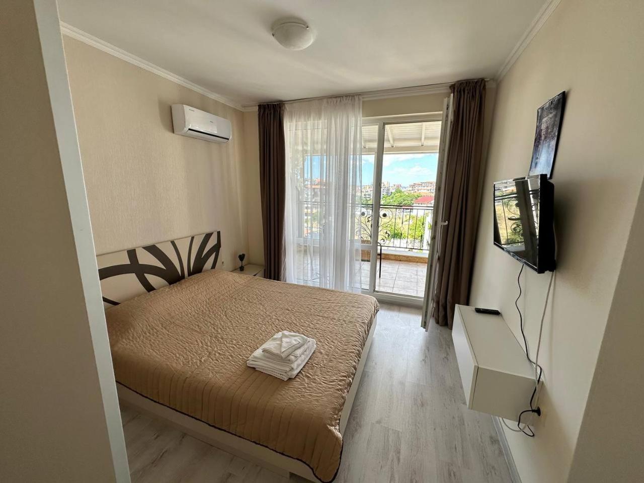 SEA-VIEW APARTMENT in VILLA SARDINIA SVETI VLAS