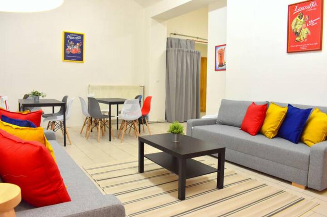 PARTY HOUSE PRAGUE - Apartments Ve Smečkách 18, CITY CENTER!!