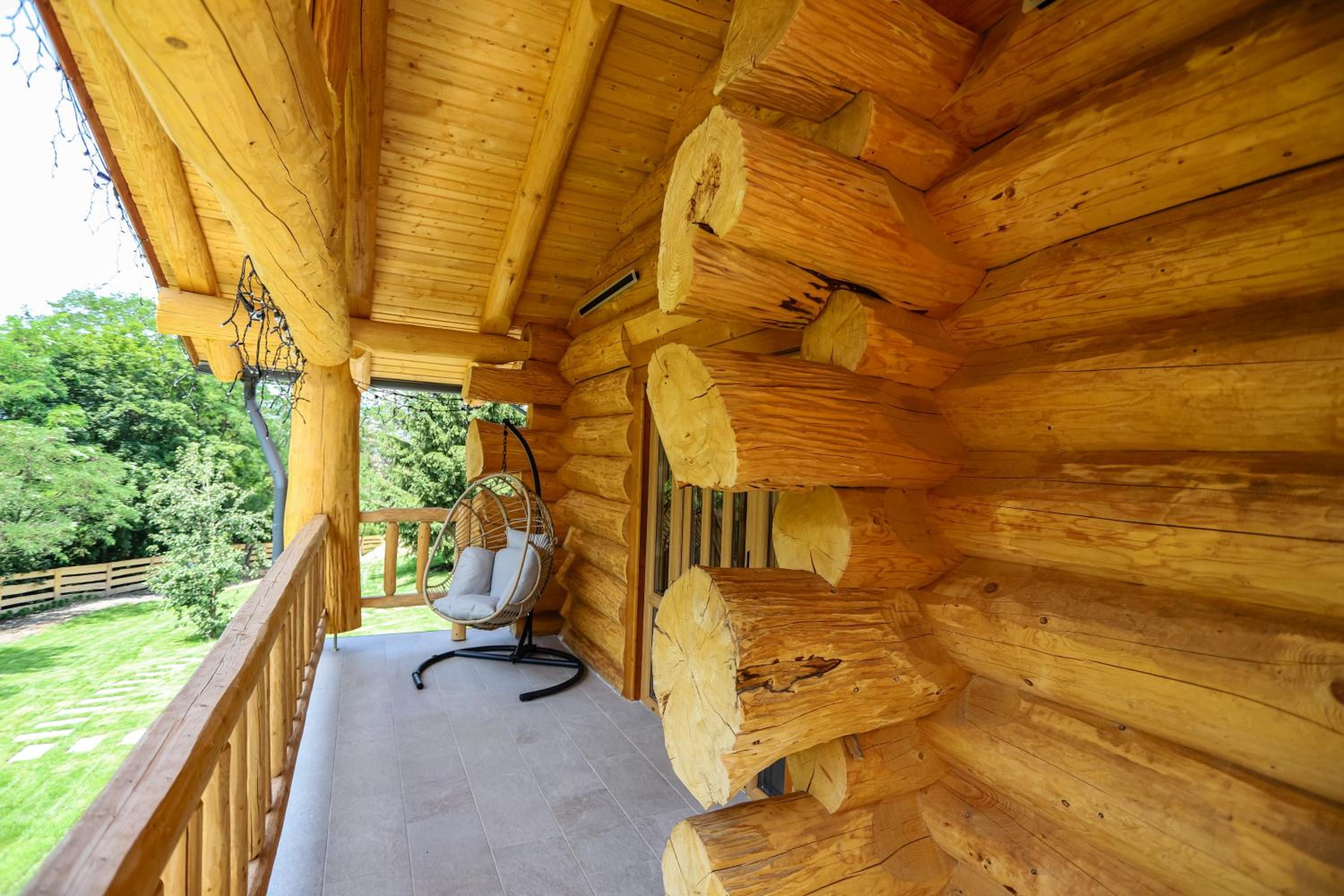 PENSIUNEA IZABELLA, Izabella Chalet view 5