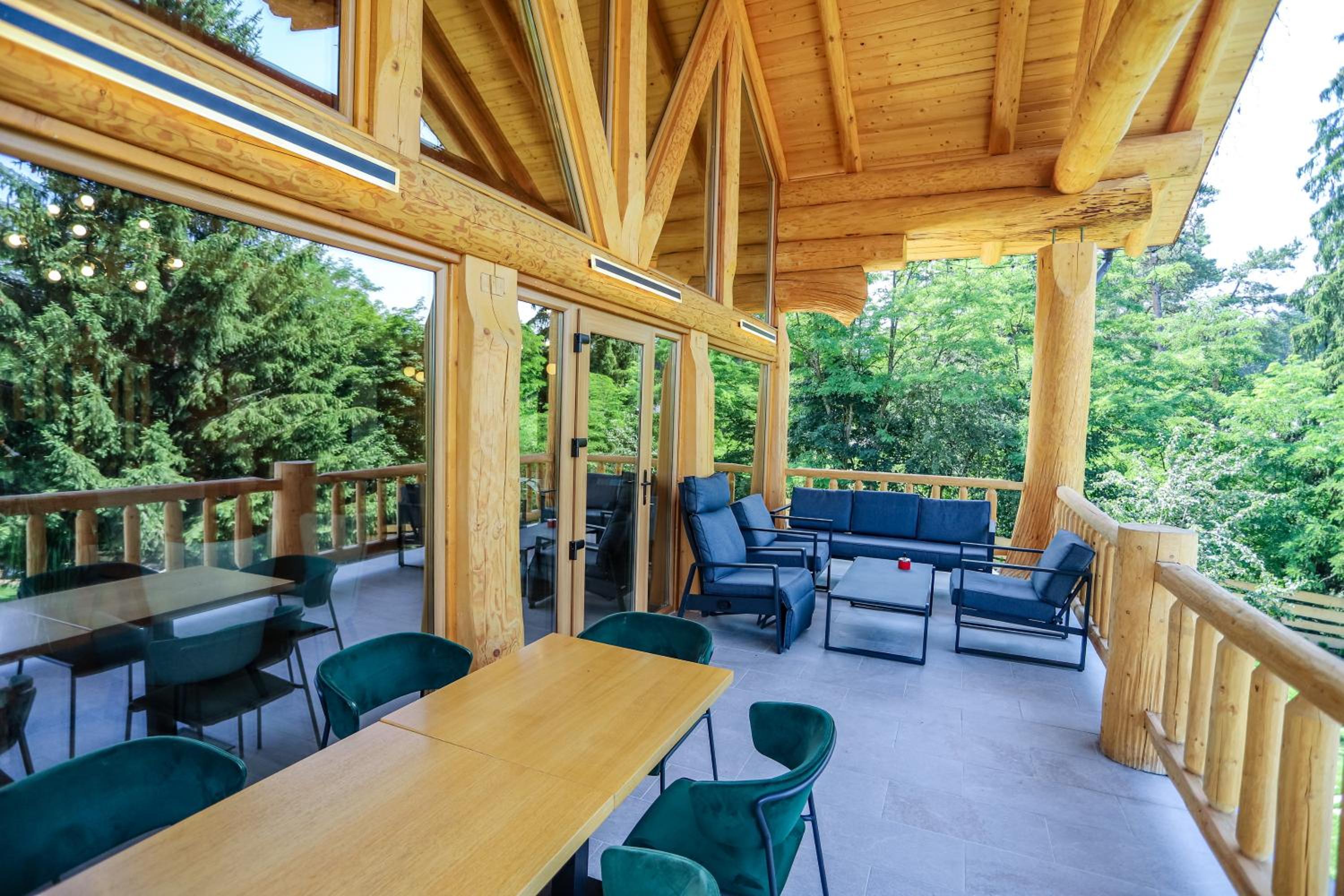 PENSIUNEA IZABELLA, Izabella Chalet view 2