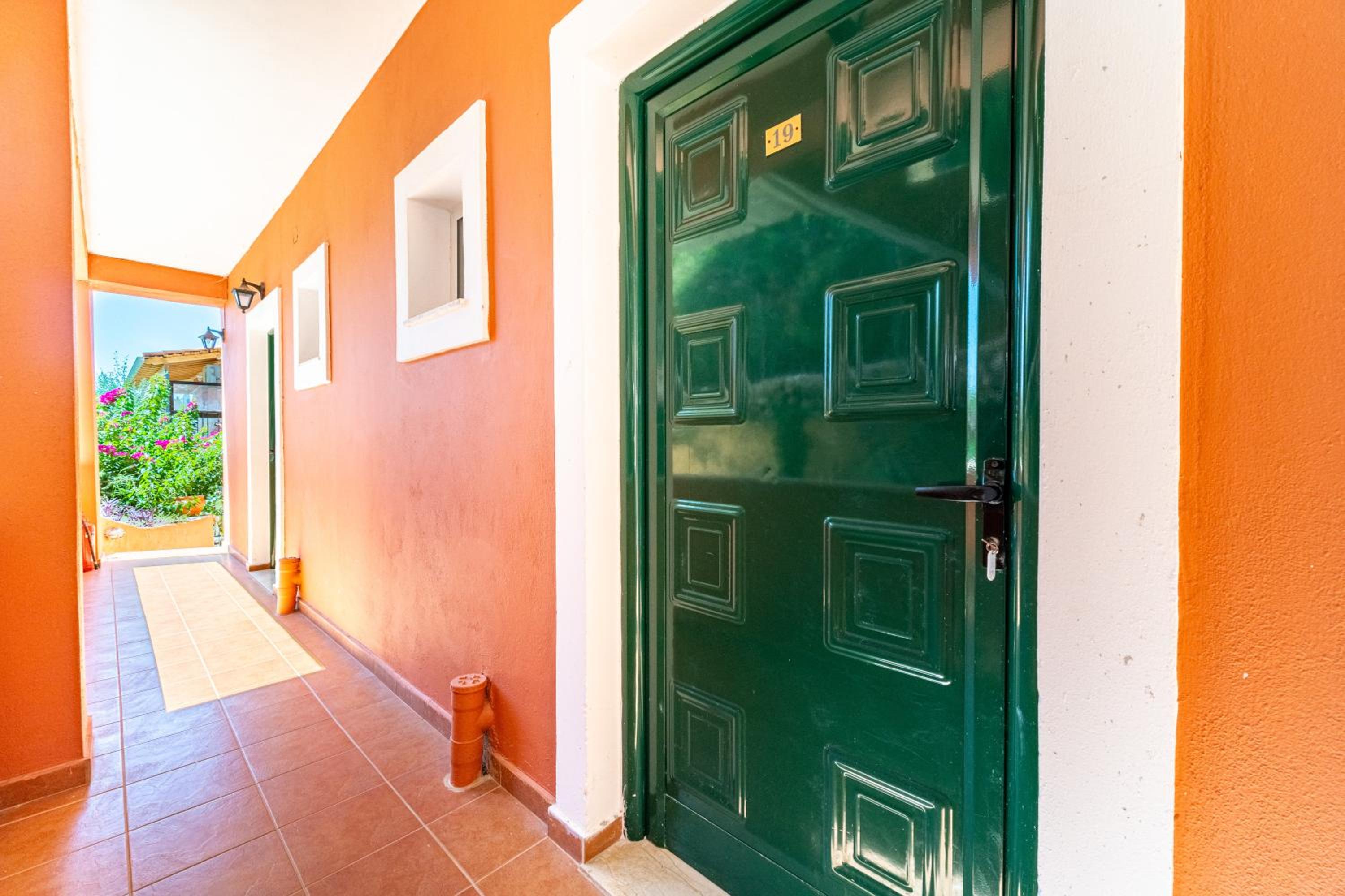 Arianna Superior Studio 19 photo 2