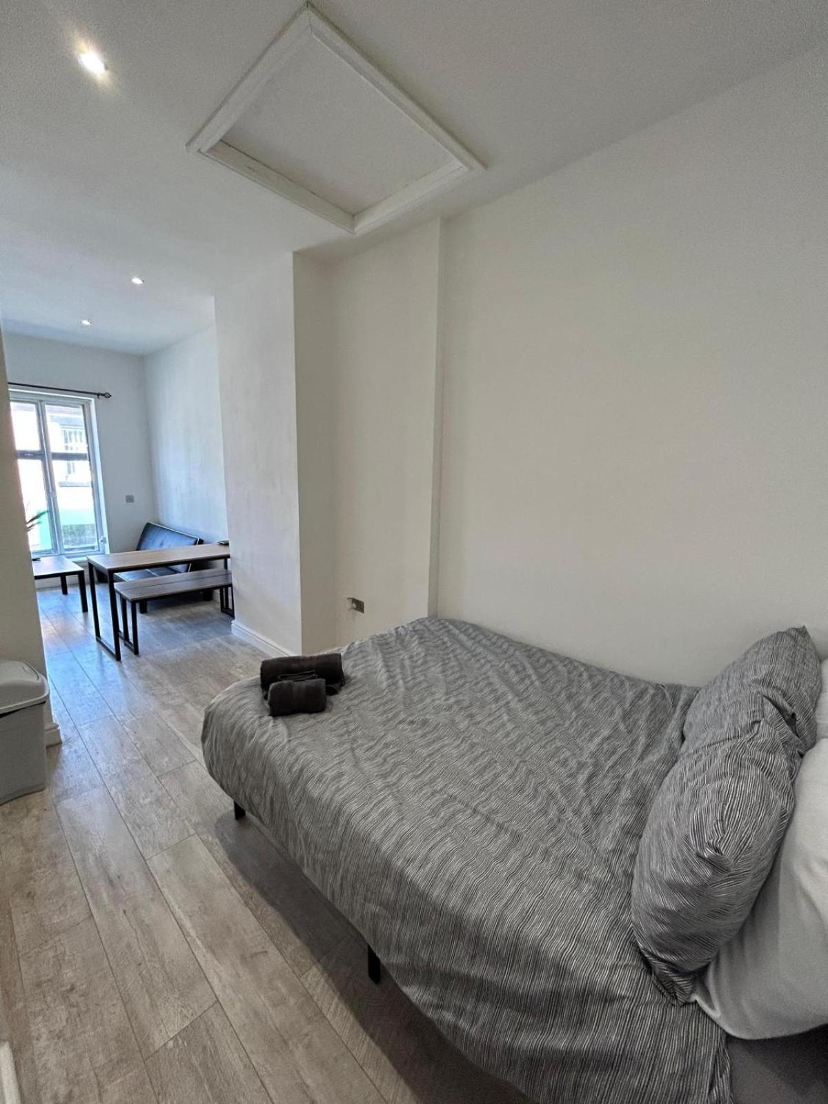 Studio Apartment Great Location