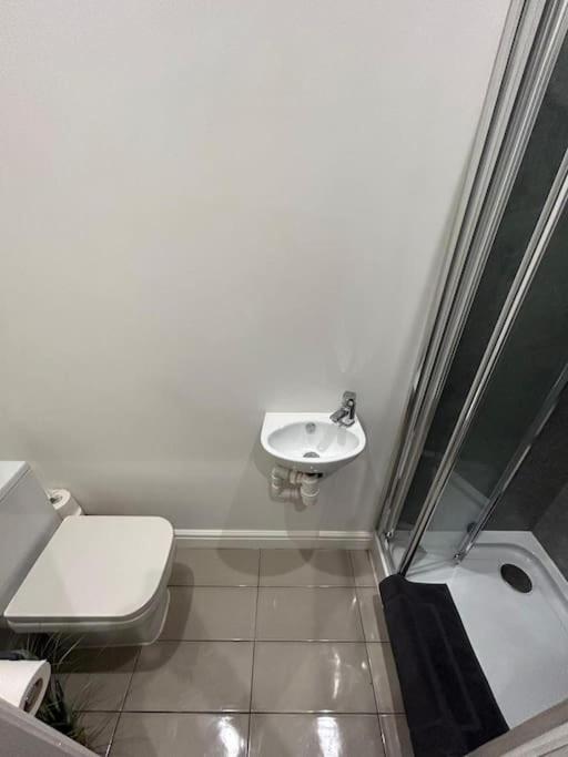 Studio Apartment Great Location