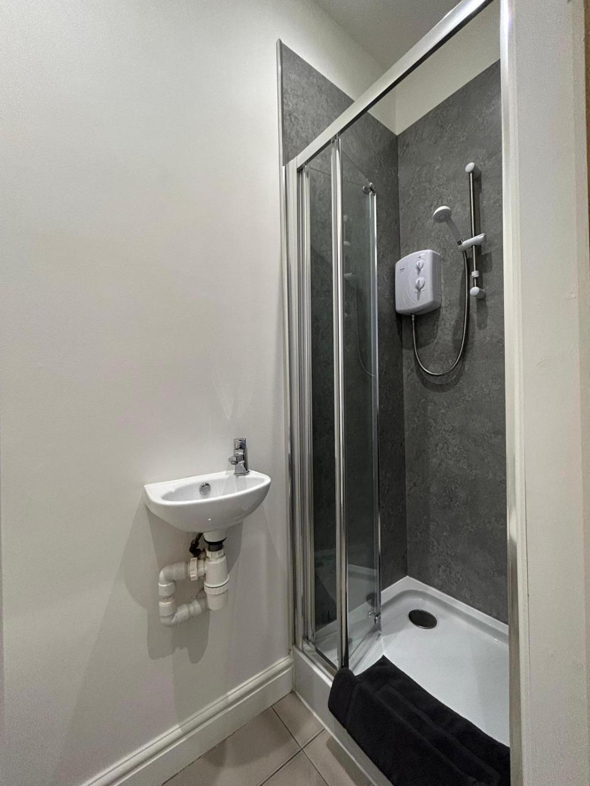 Studio Apartment Great Location