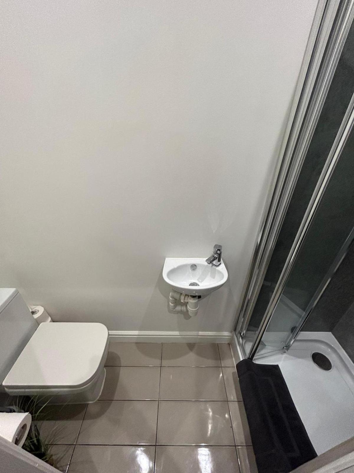 Studio Apartment Great Location