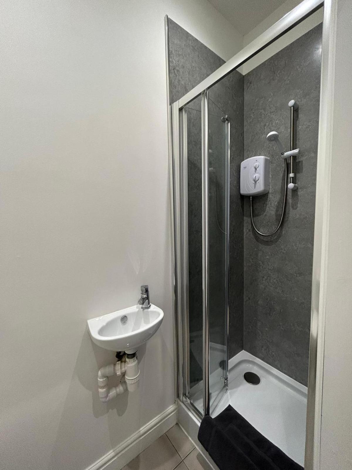 Studio Apartment Great Location