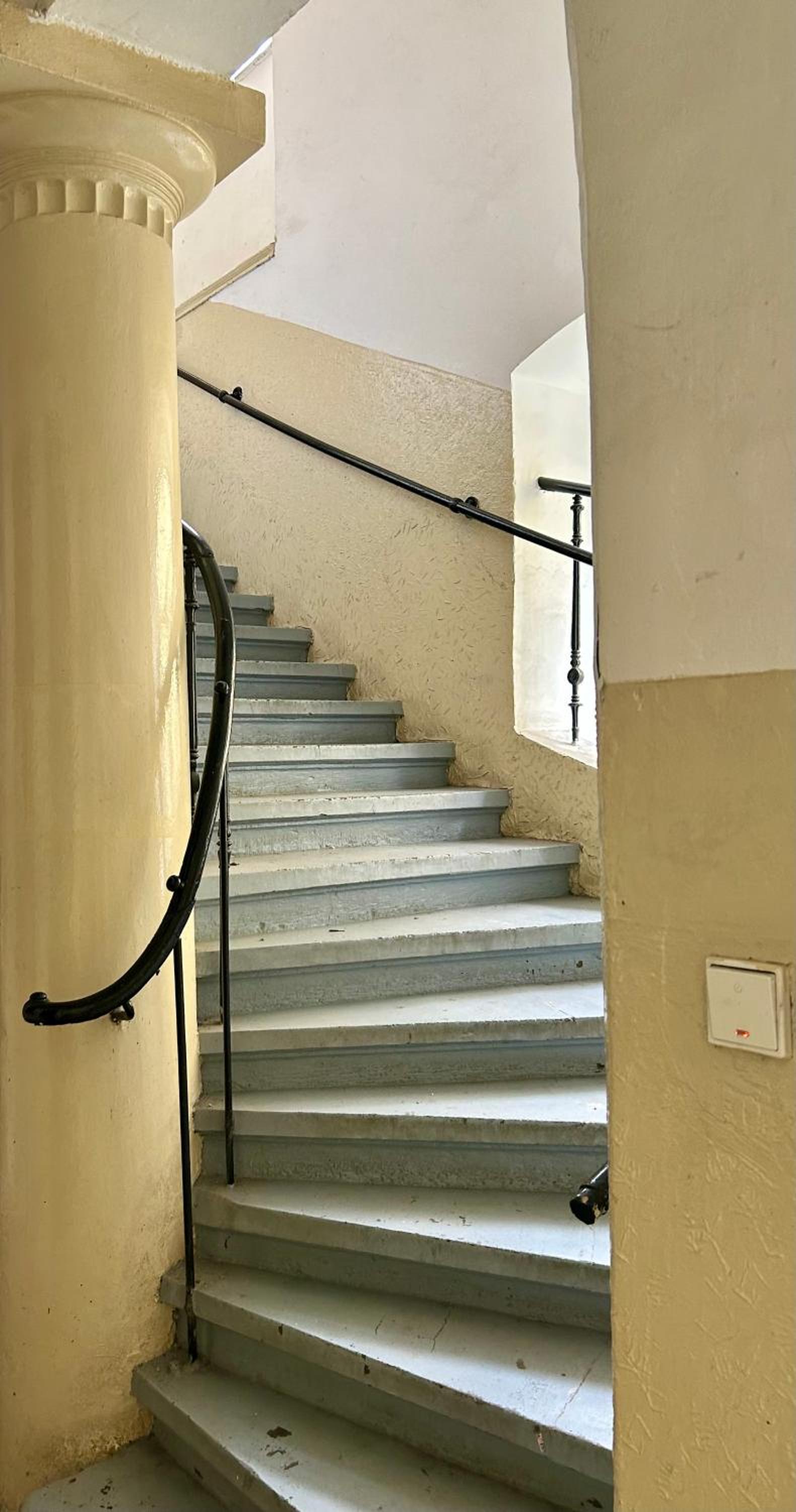 PARTY HOUSE PRAGUE - Apartments Ve Smečkách 18, CITY CENTER!!