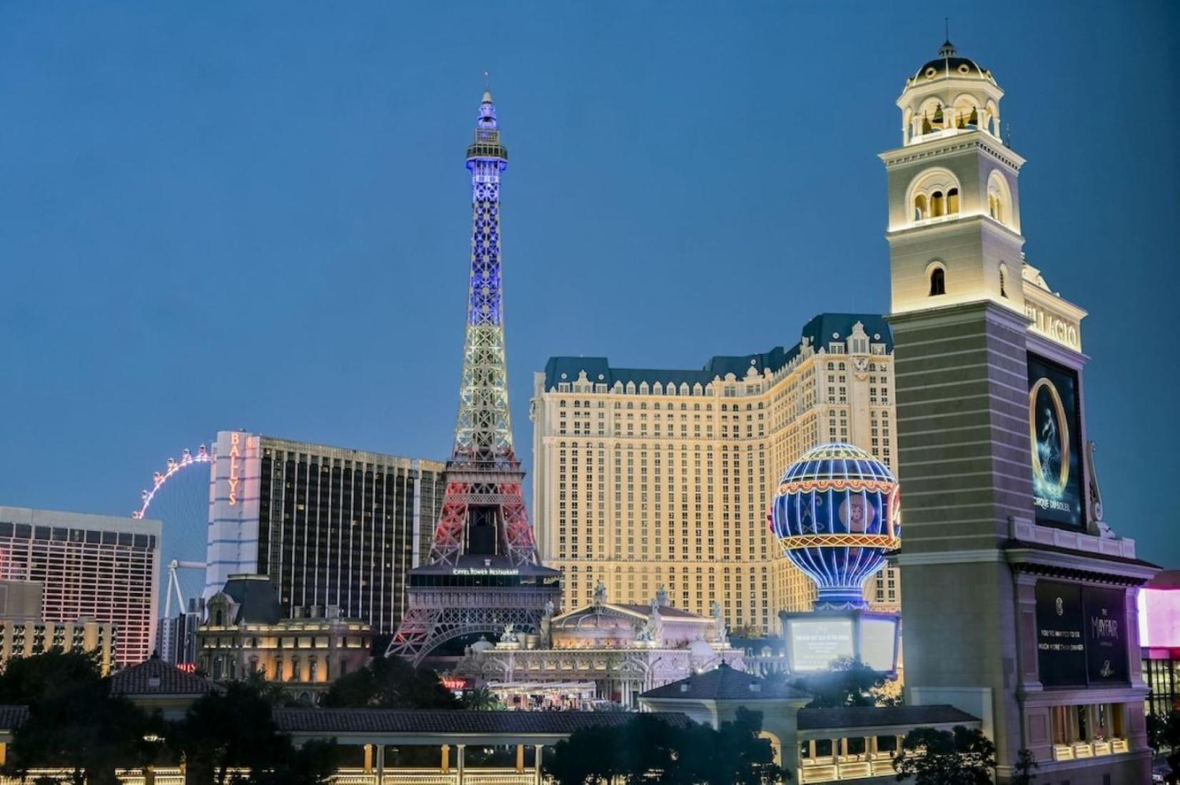 Stay Together Suites - Suite On The Strip Steps From Bellagio & Cosmo Sleeps 11 - NO RESORT FEE