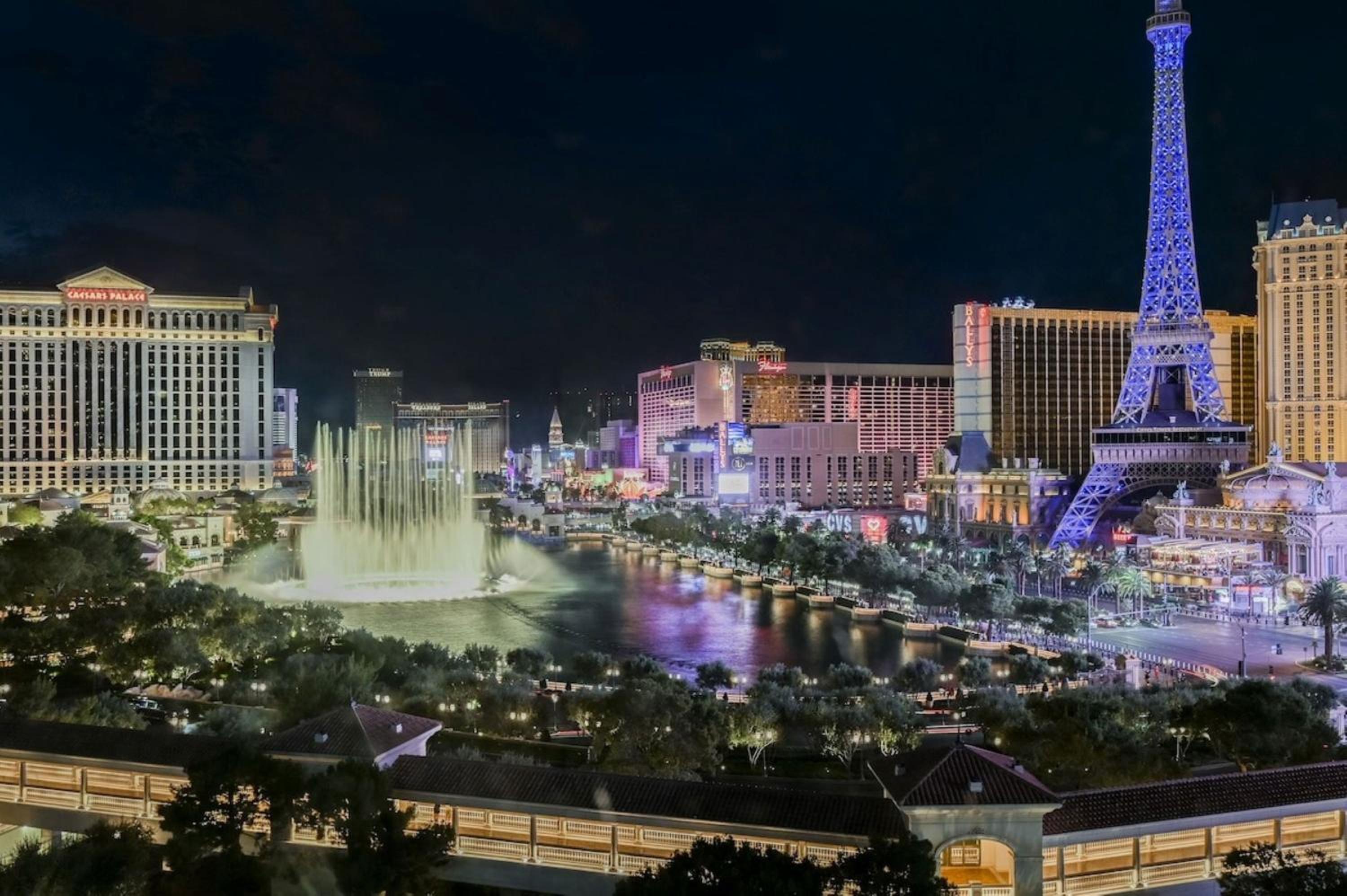 Stay Together Suites - Suite On The Strip Steps From Bellagio & Cosmo Sleeps 11 - NO RESORT FEE
