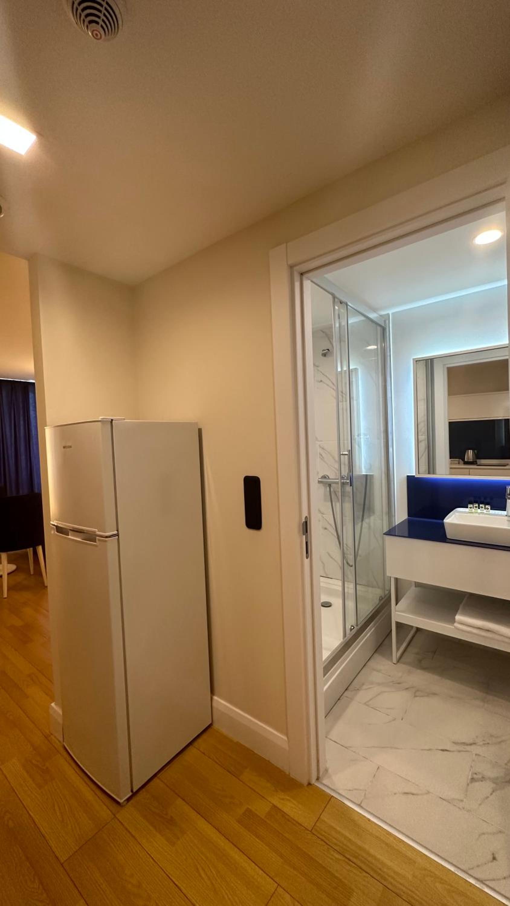 Seaview 2 room Apartment view 5