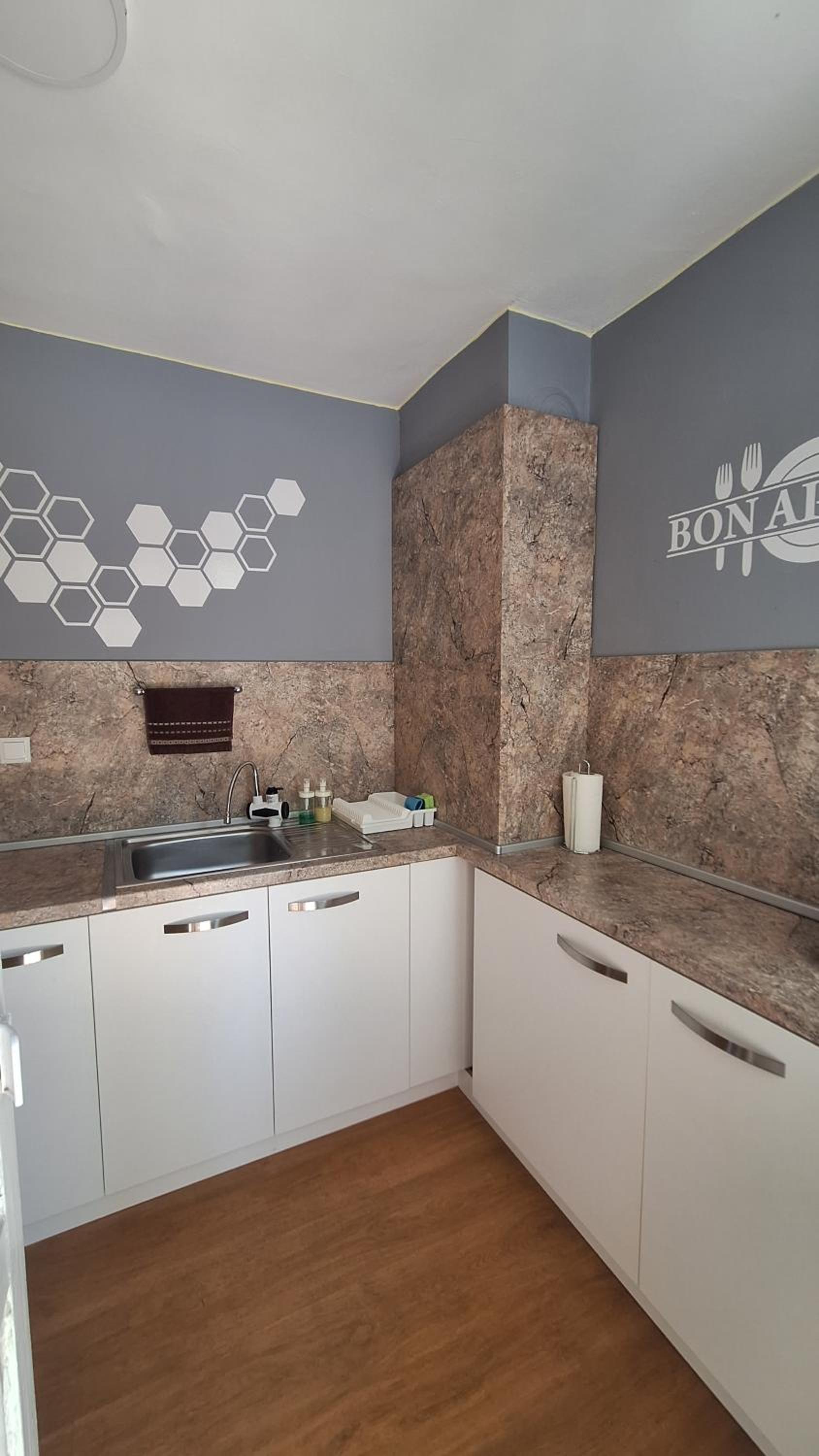 Top Location Harmony Apartment by HostEx