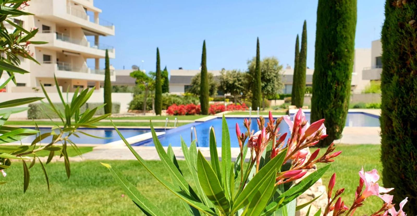 Apartamento con solarium en Jardines de Montesolana
