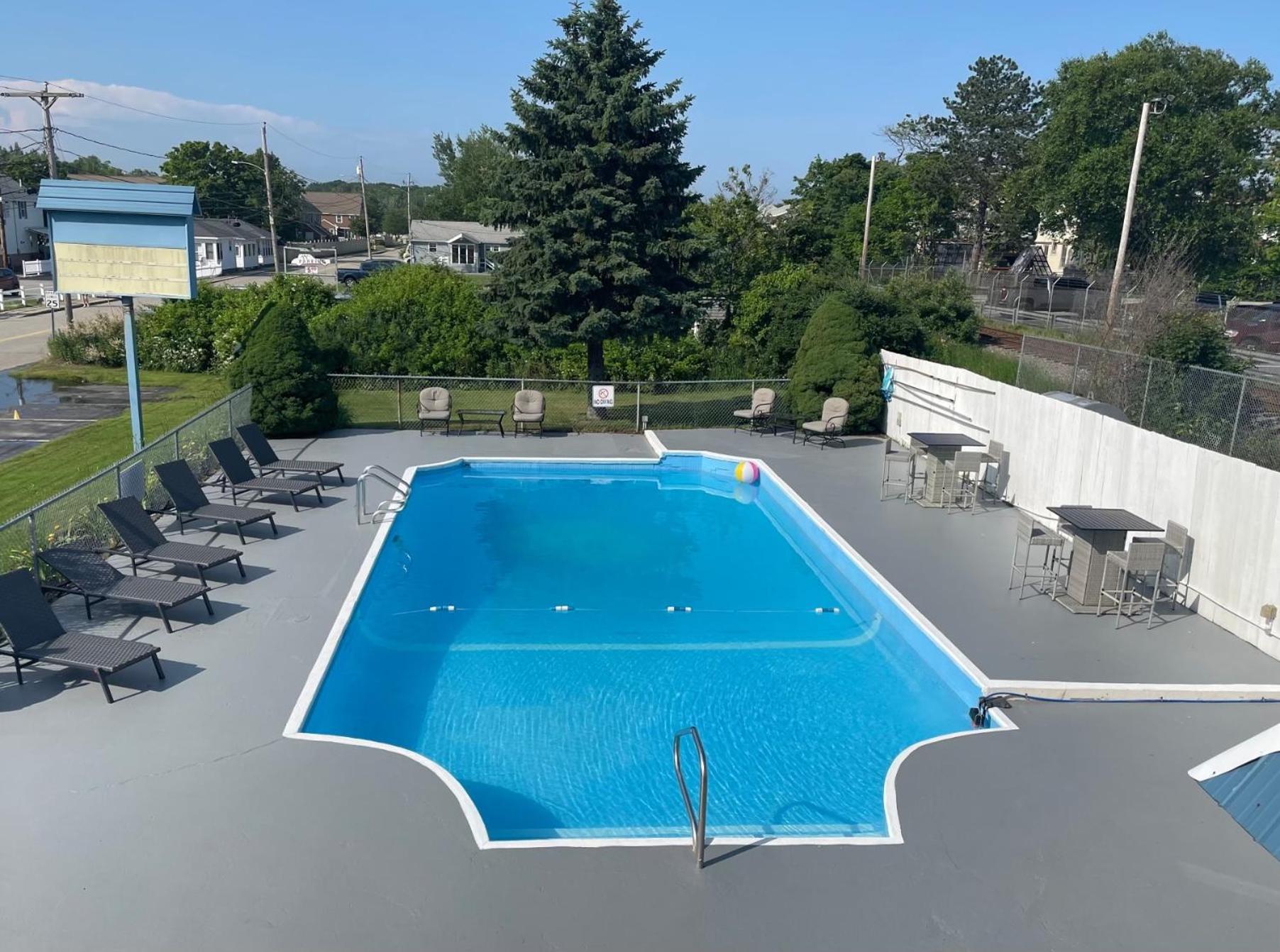 Seabreeze Motel