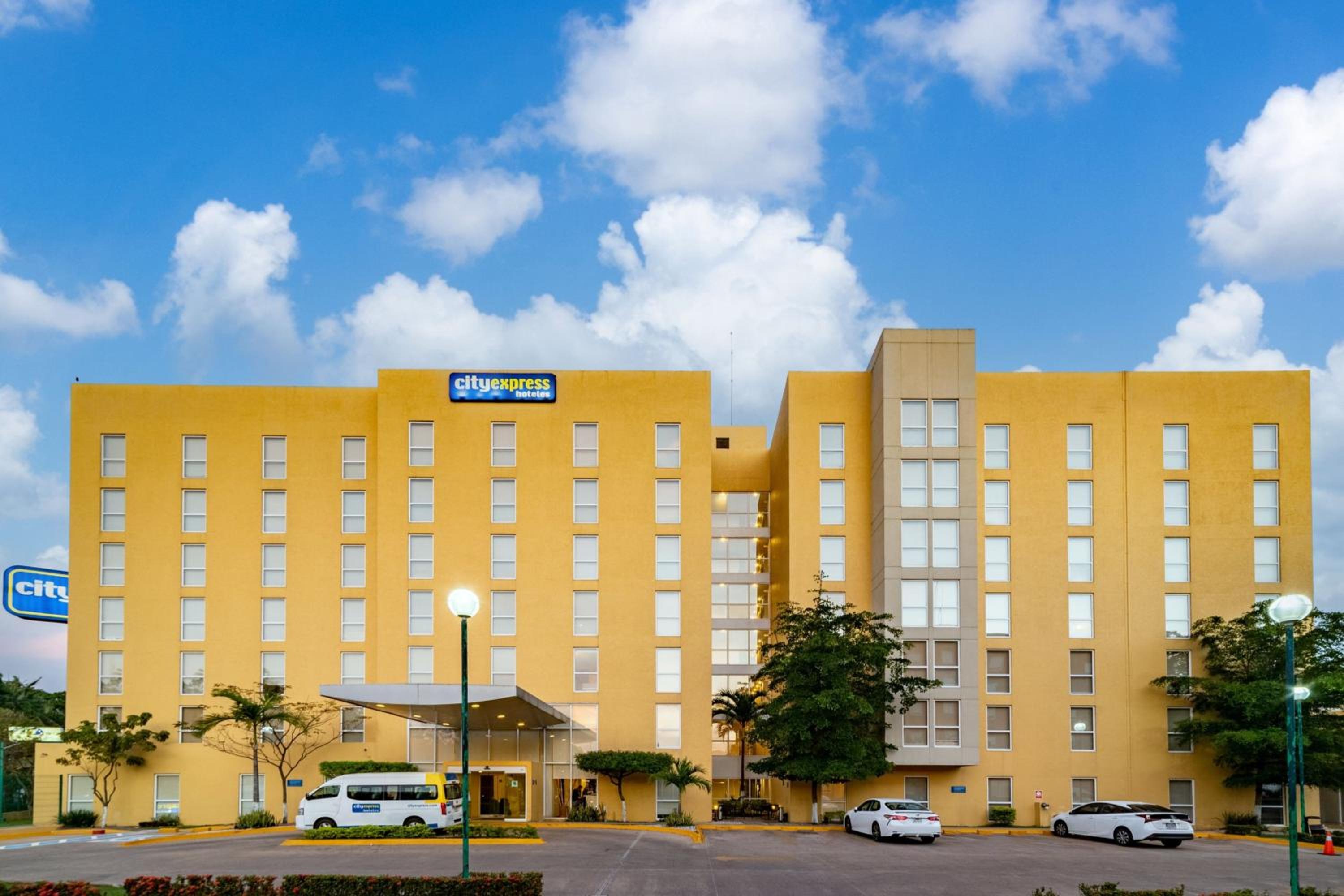 Villahermosa Vacations - City Express by Marriott Villahermosa - Property Image 1