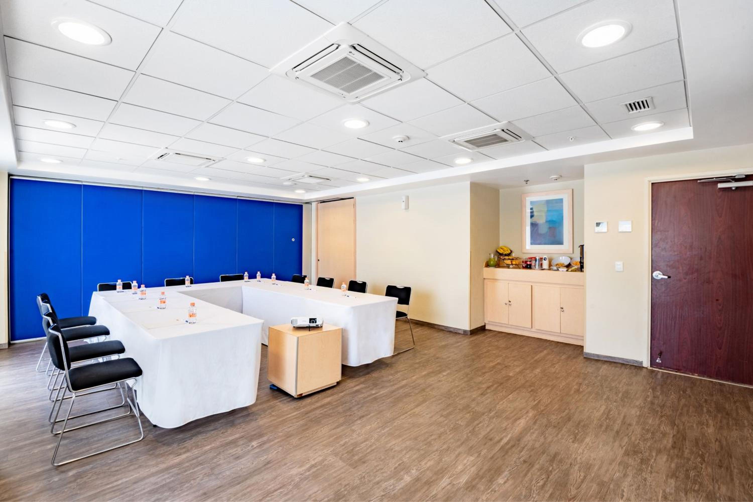 Villahermosa Vacations - City Express by Marriott Villahermosa - Property Image 2