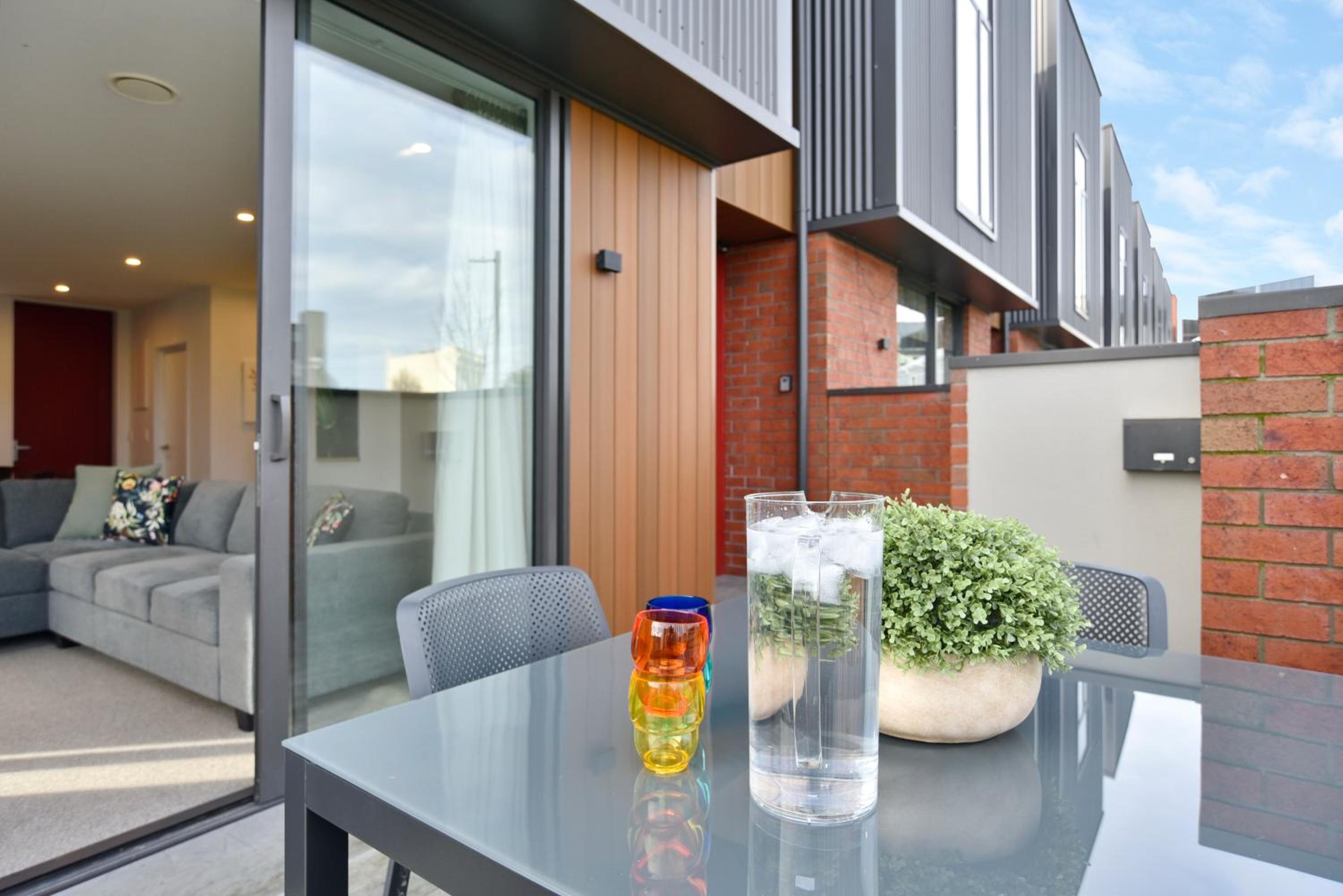 Central City Stay – Walk Everywhere Free Carpark - Lichfield Apartment view 3