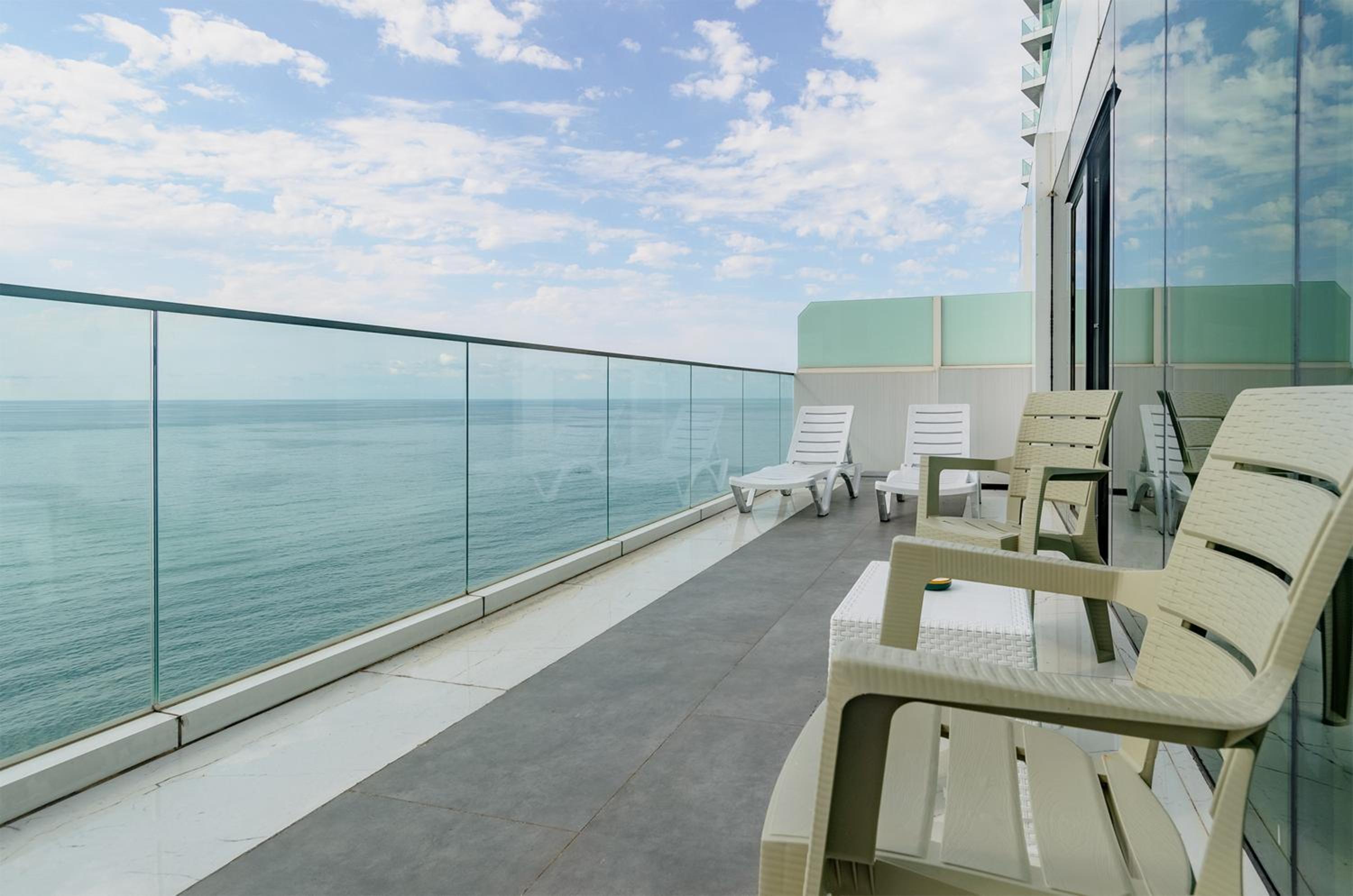 GlobalStay Batumi View Beachfront Apartments — photo 36