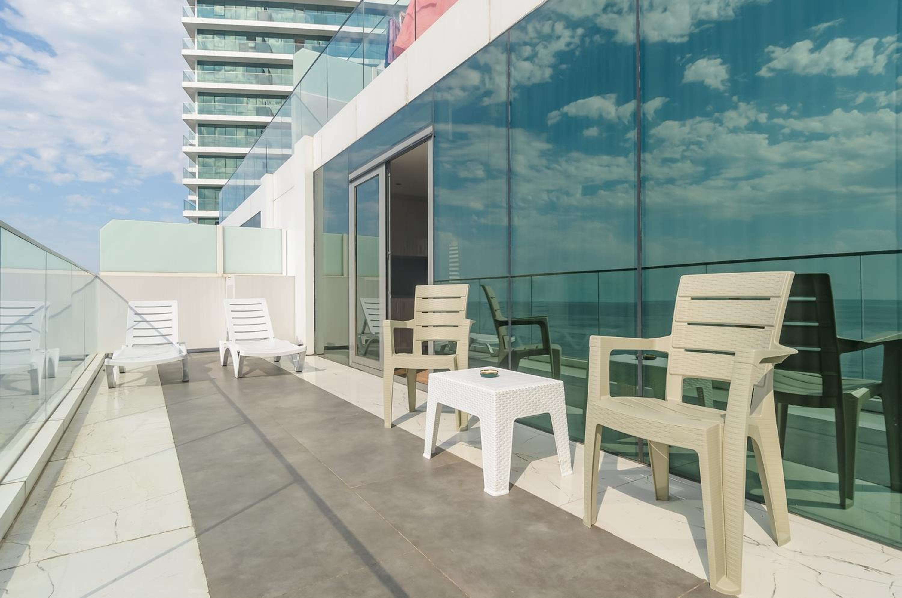 GlobalStay Batumi View Beachfront Apartments — photo 52