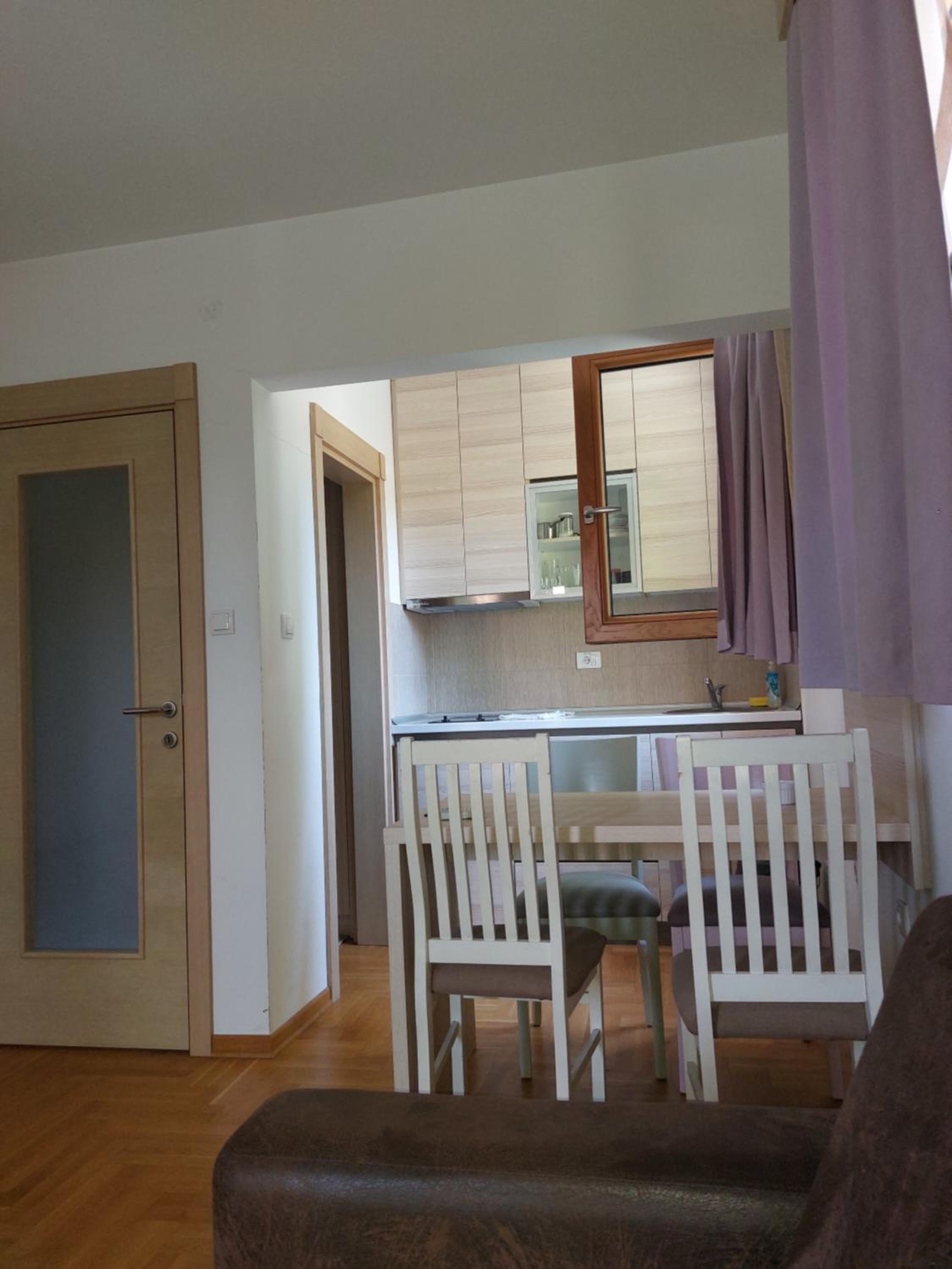 Apartmani Lenka