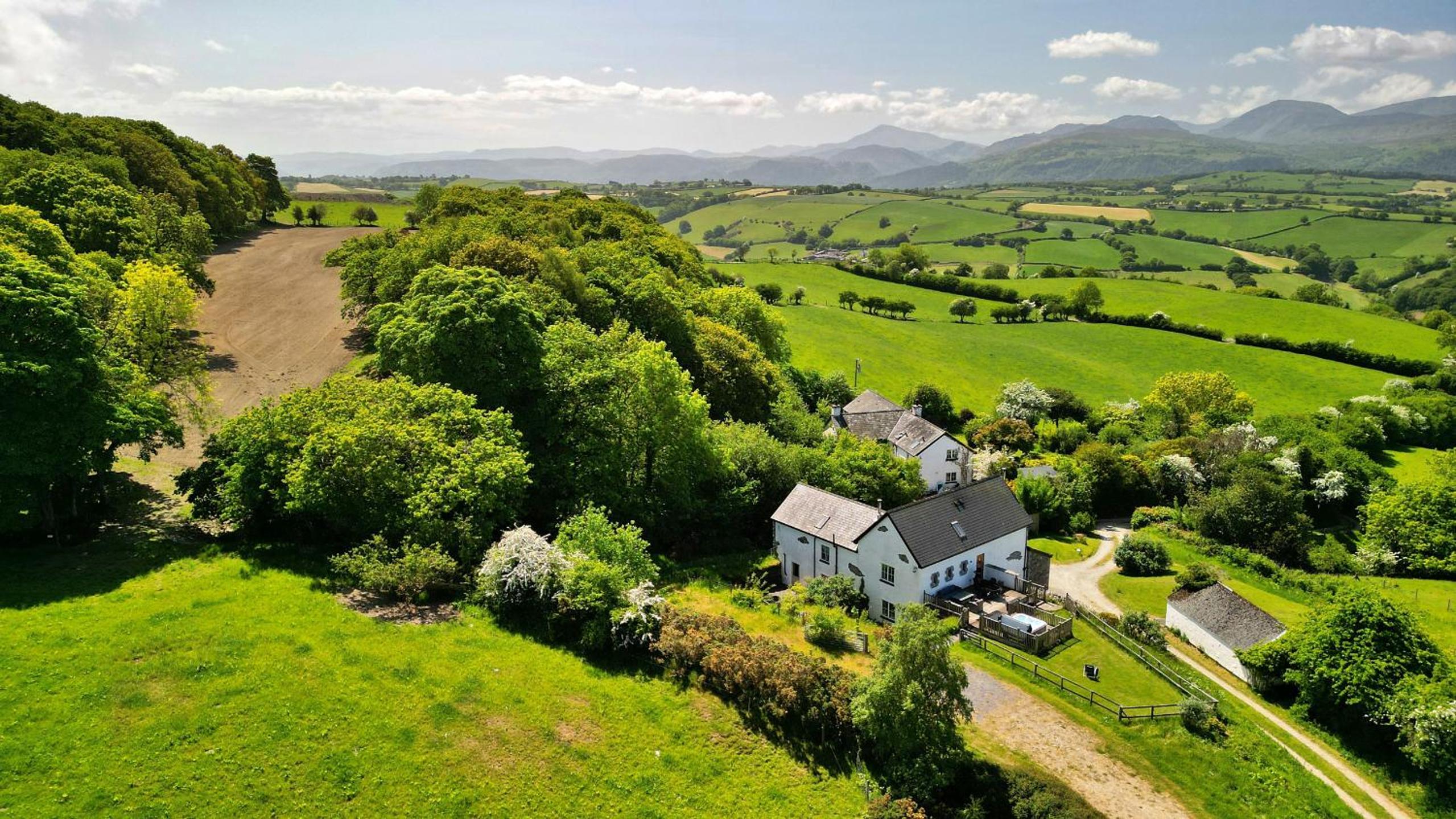 Finest Retreats - Hilltop Haven view 2