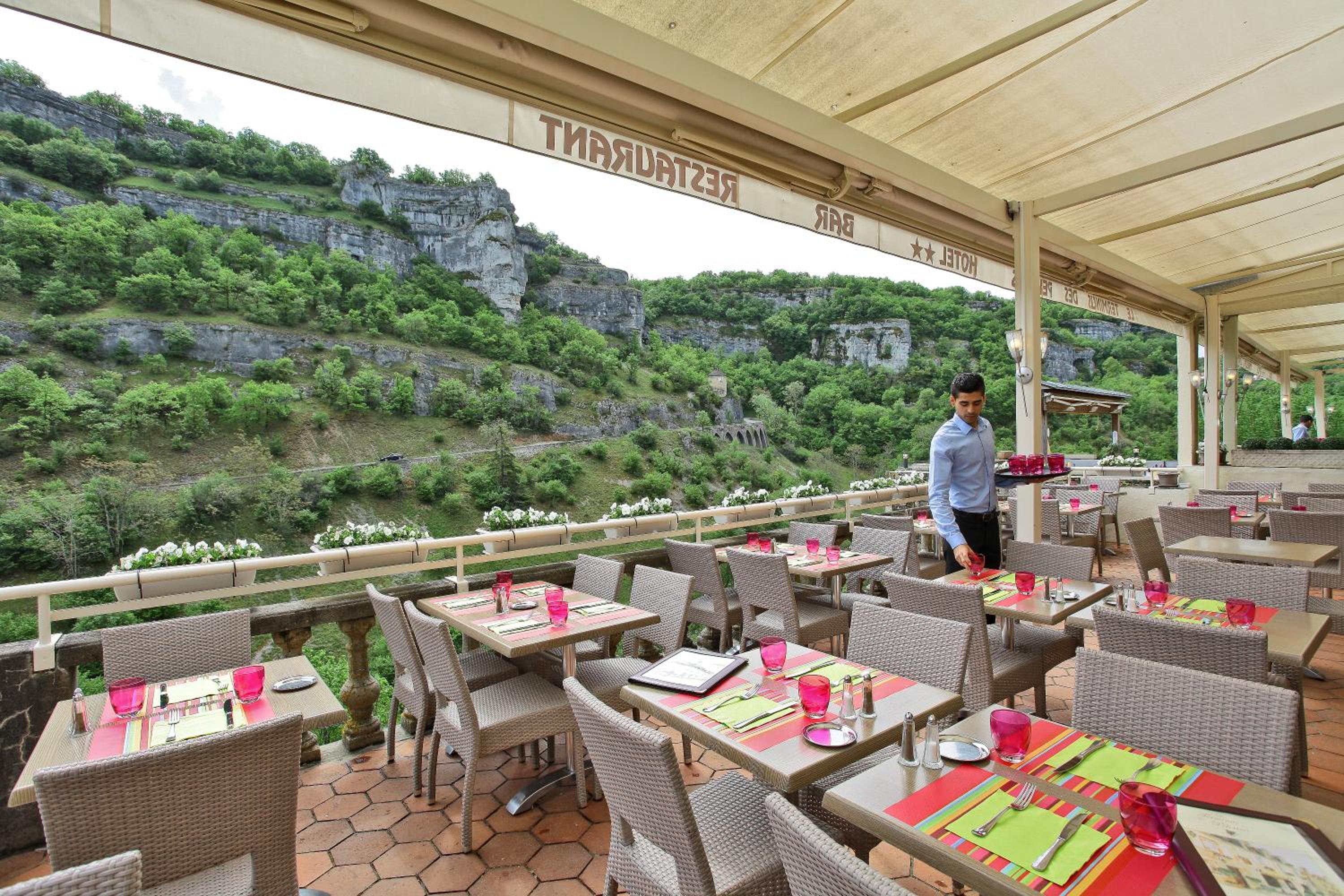 restaurant